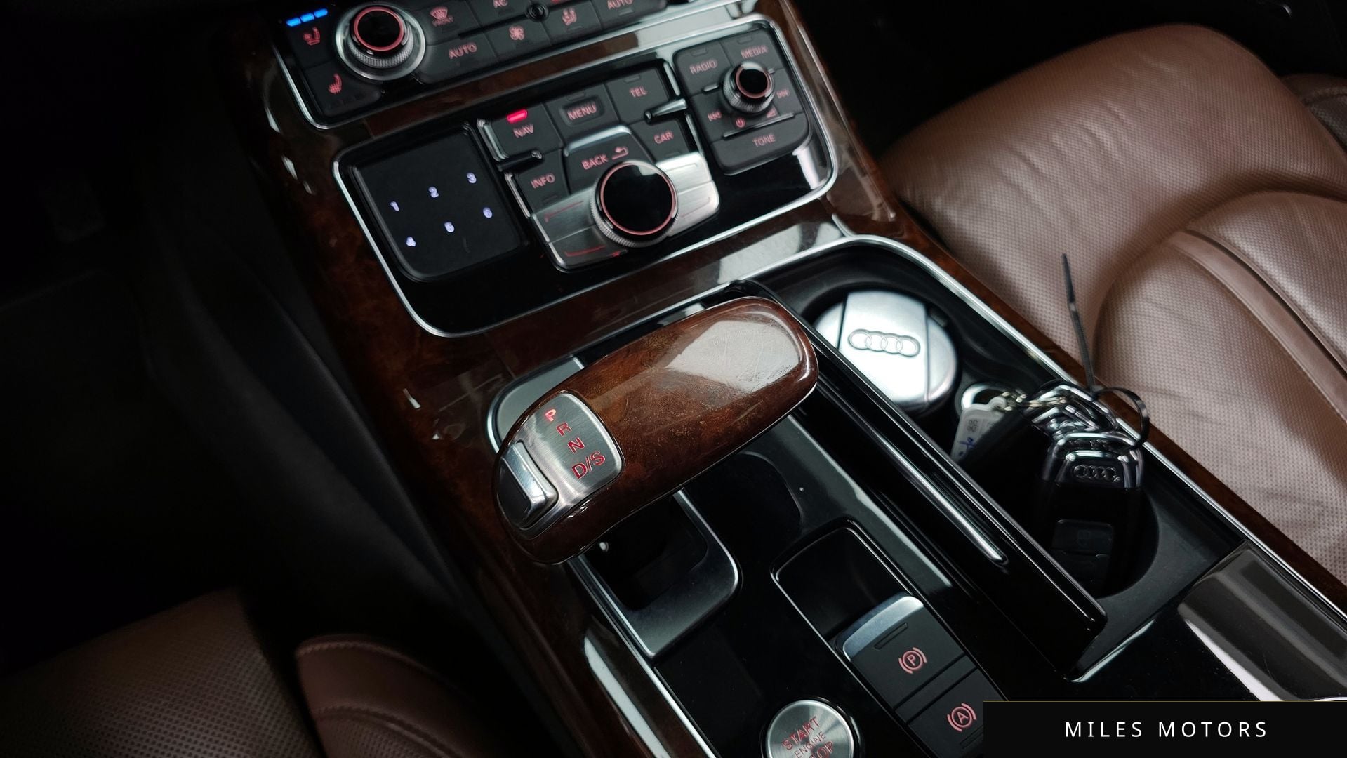 Audi A8 2012 — миниатюра 9