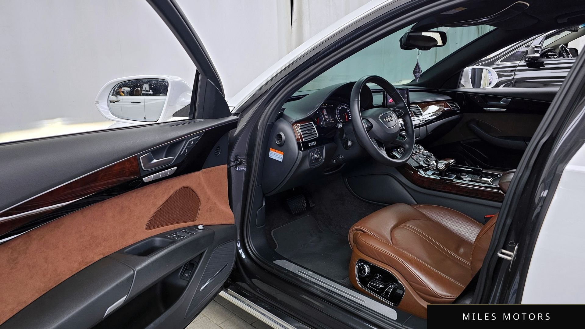 Audi A8 2012 — миниатюра 10