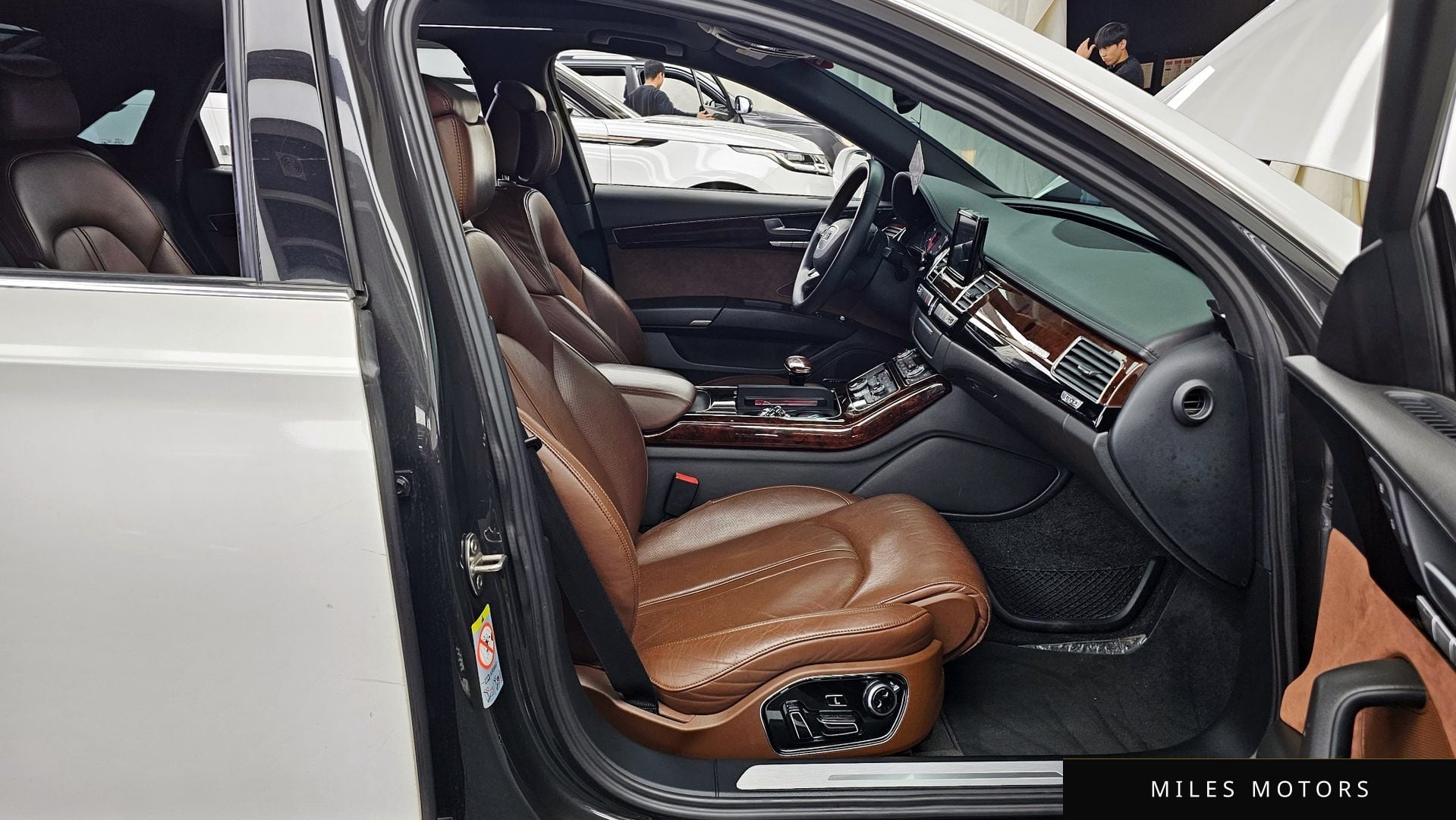 Audi A8 2012 — миниатюра 11