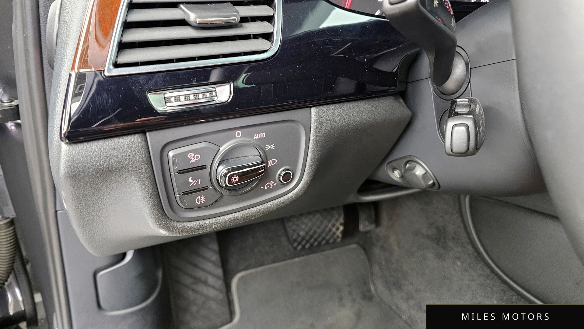 Audi A8 2012 — миниатюра 16
