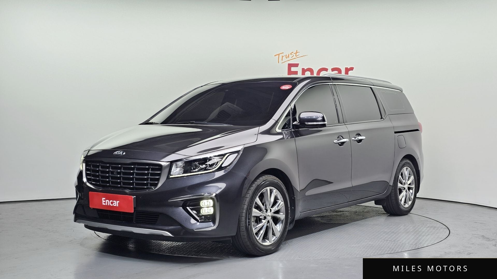 Kia Canival 2020 — фото 1 из 12