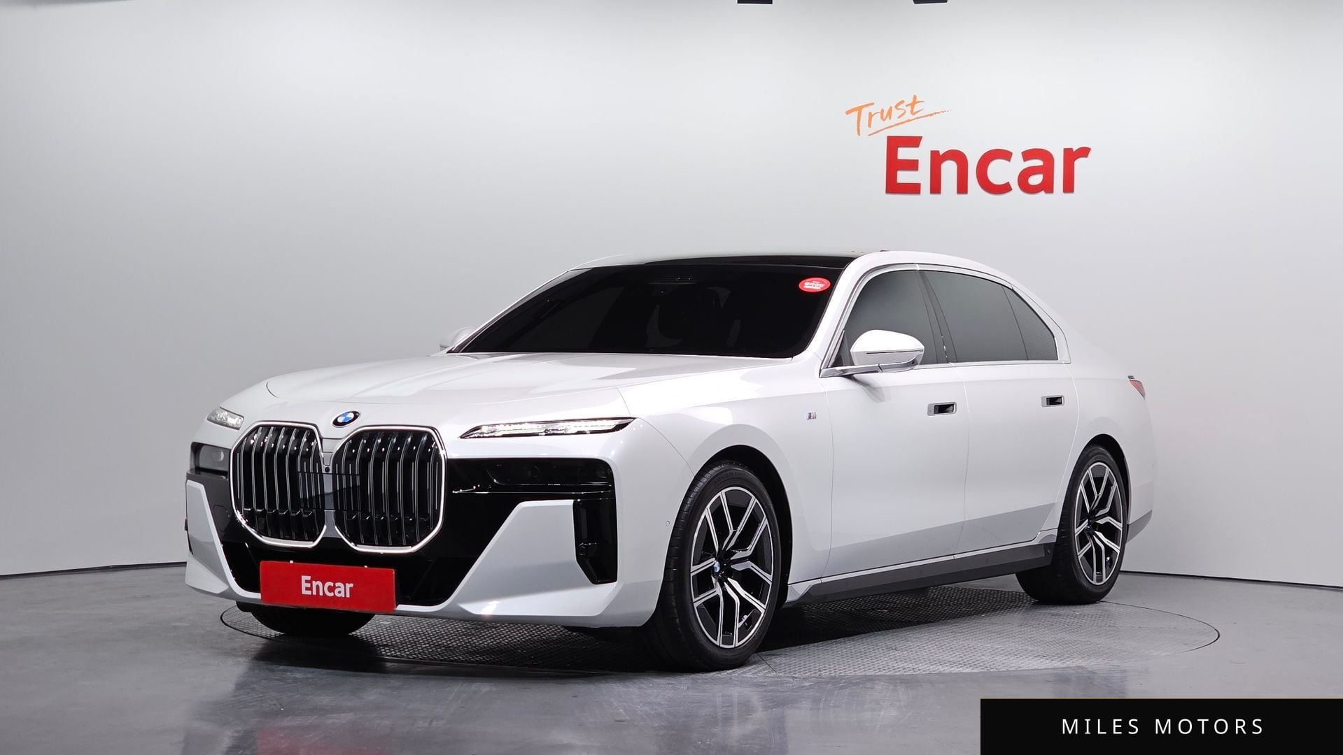 BMW 7 Series (G70) 2025 — фото 1 из 12