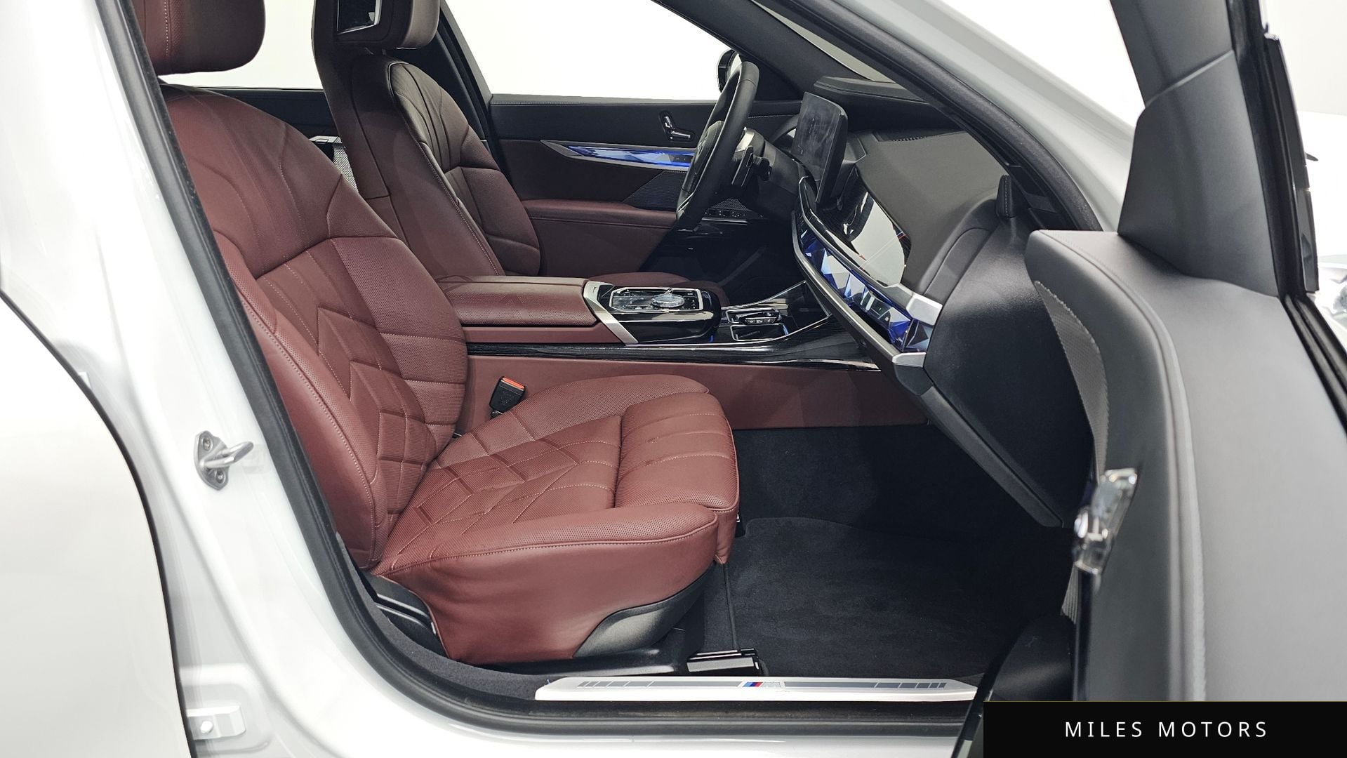 BMW 7 Series (G70) 2025 — миниатюра 10