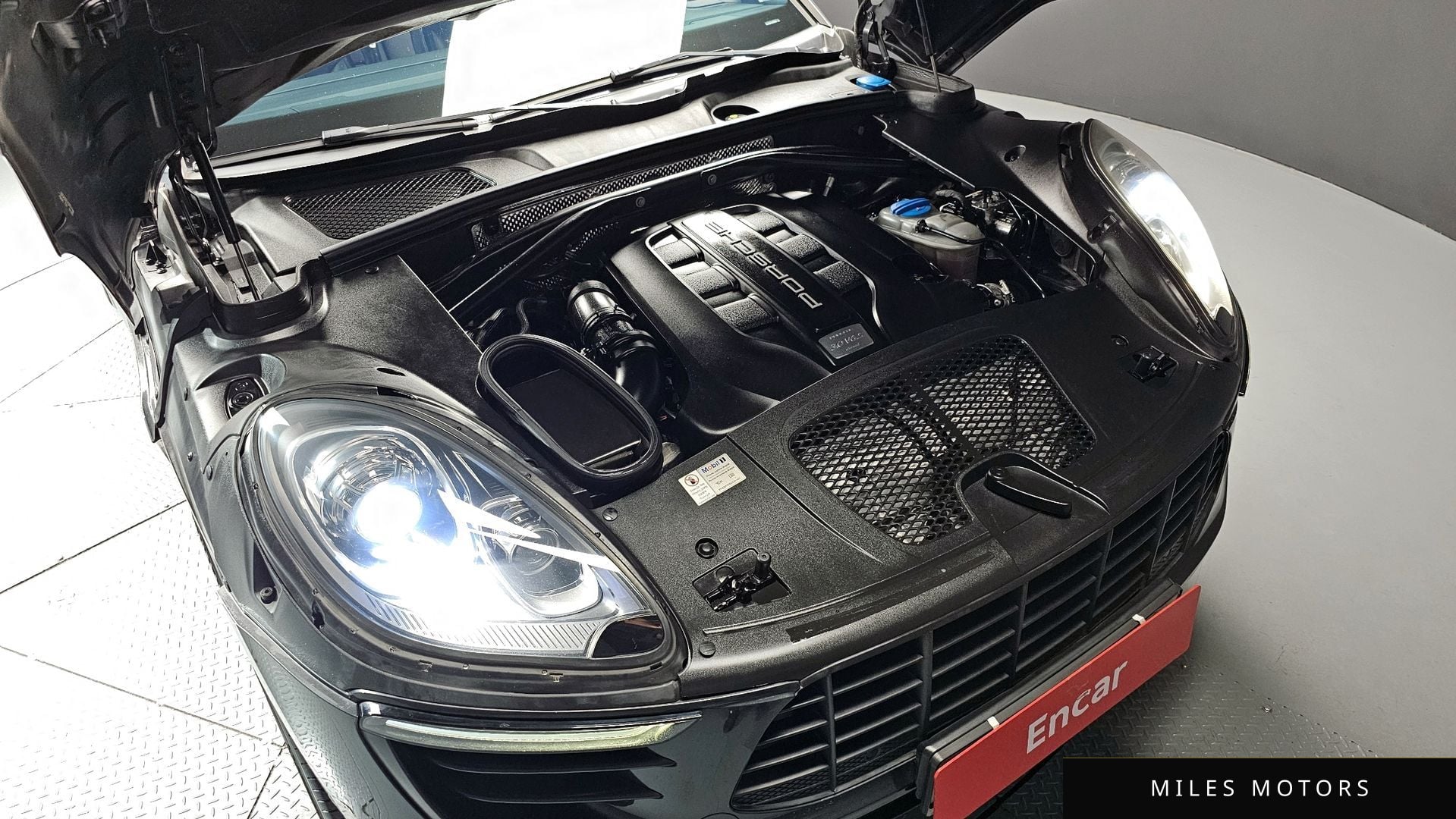 Porsche Macan 2017 — миниатюра 6