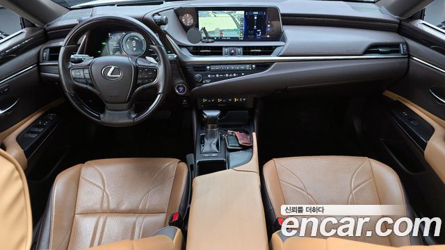 Лексус ES300h 2019 — миниатюра 7