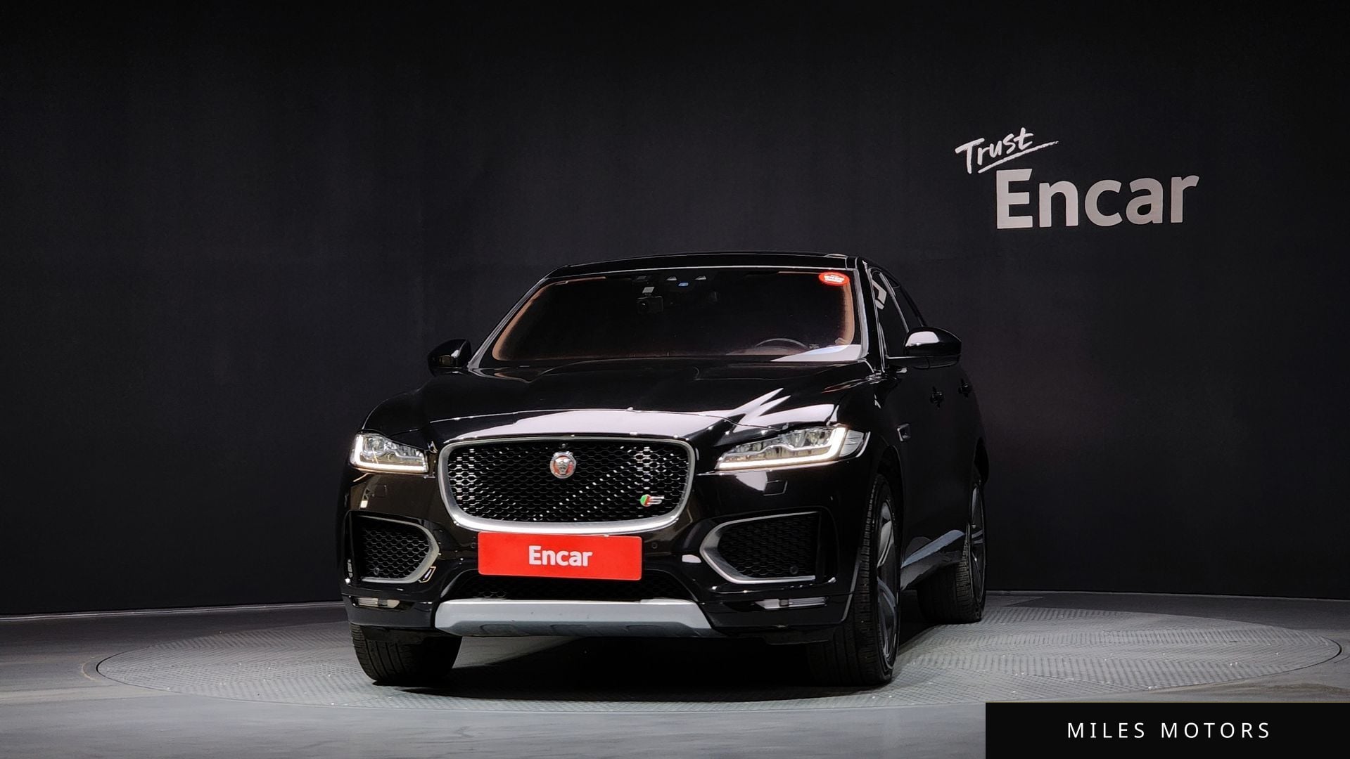 Jaguar F-PACE 2017 — миниатюра 3