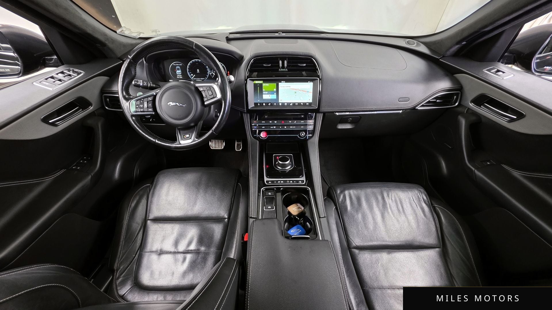Jaguar F-PACE 2017 — миниатюра 7