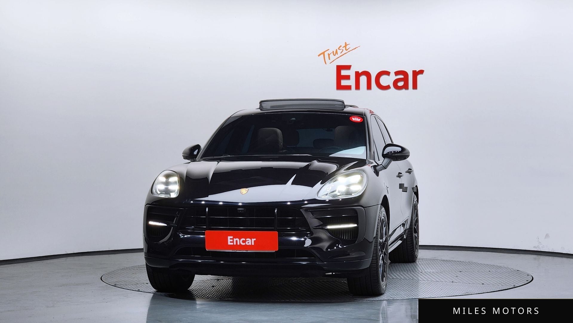 Porsche Macan 2021 — миниатюра 3