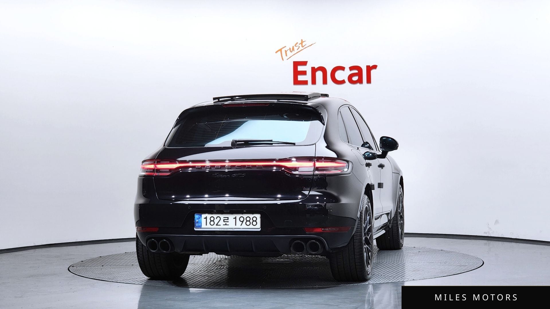 Porsche Macan 2021 — миниатюра 4
