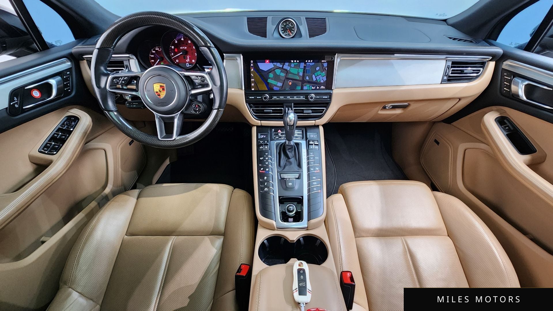 Porsche Macan 2021 — миниатюра 7