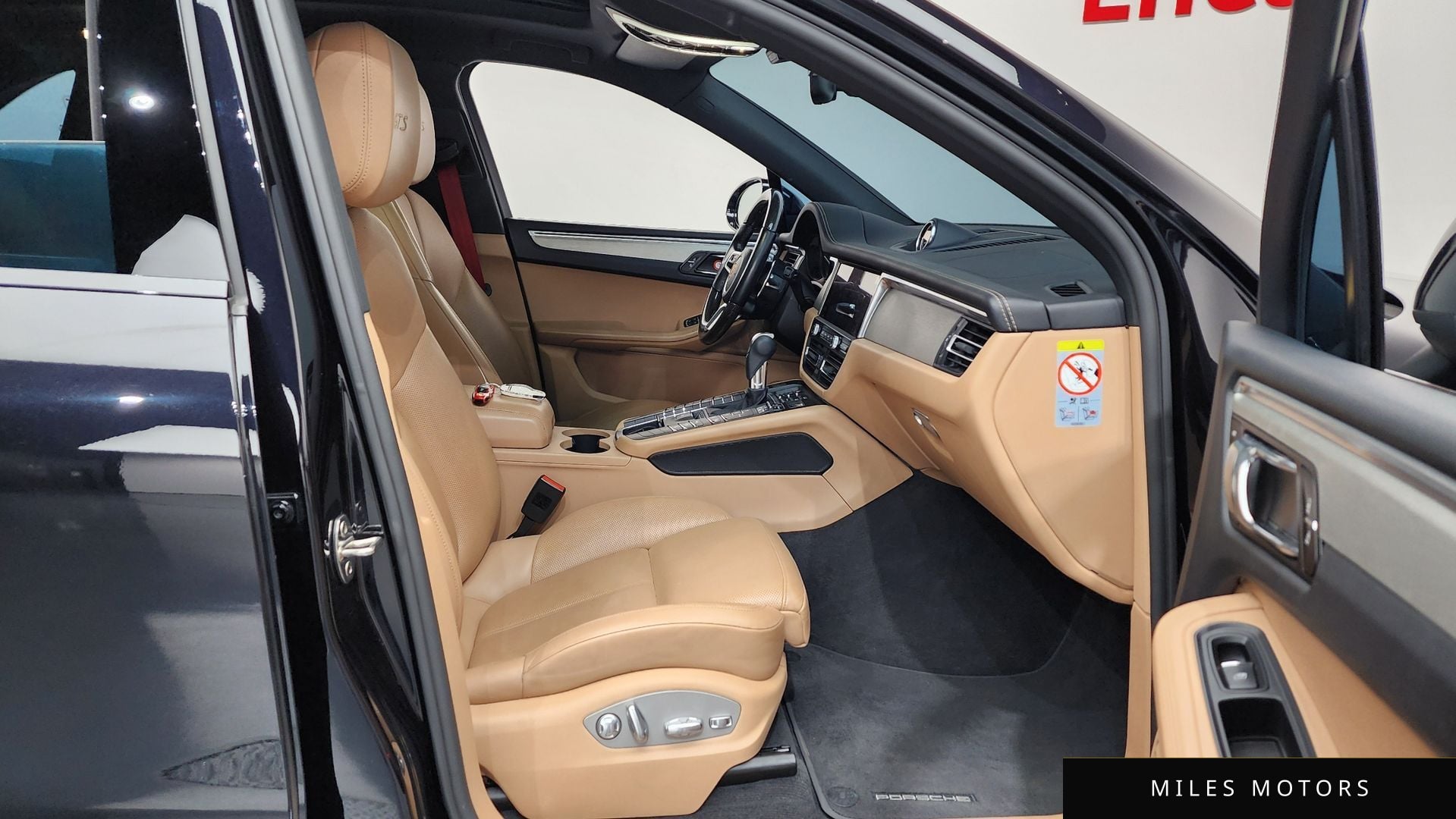 Porsche Macan 2021 — миниатюра 11