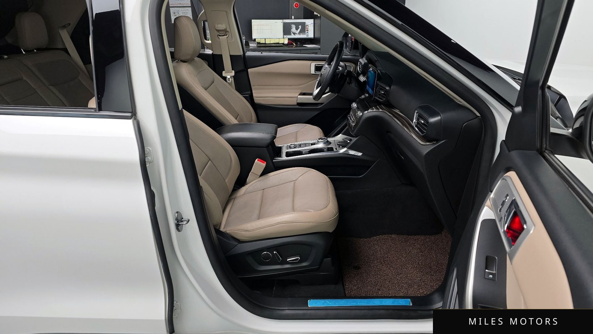 Ford Explorer 2020 — миниатюра 11