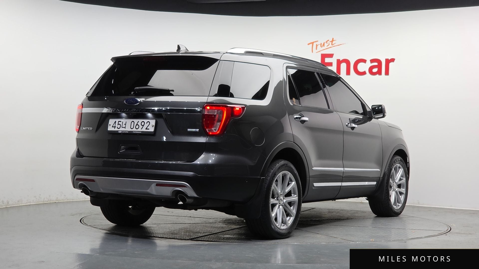 Ford Explorer 2016 — миниатюра 2