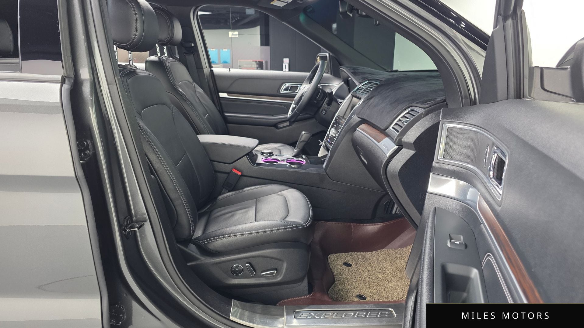 Ford Explorer 2016 — миниатюра 11