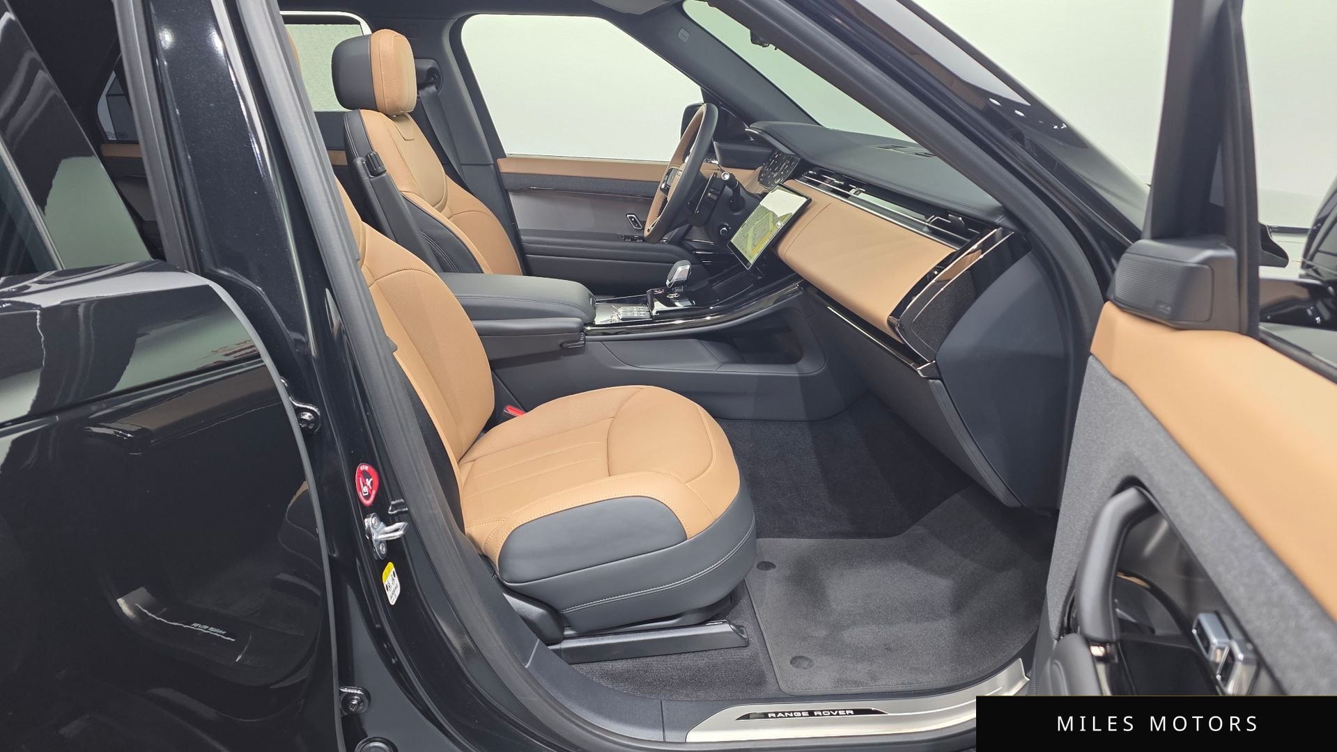 Land Rover Range Rover Sport 2025 — миниатюра 11
