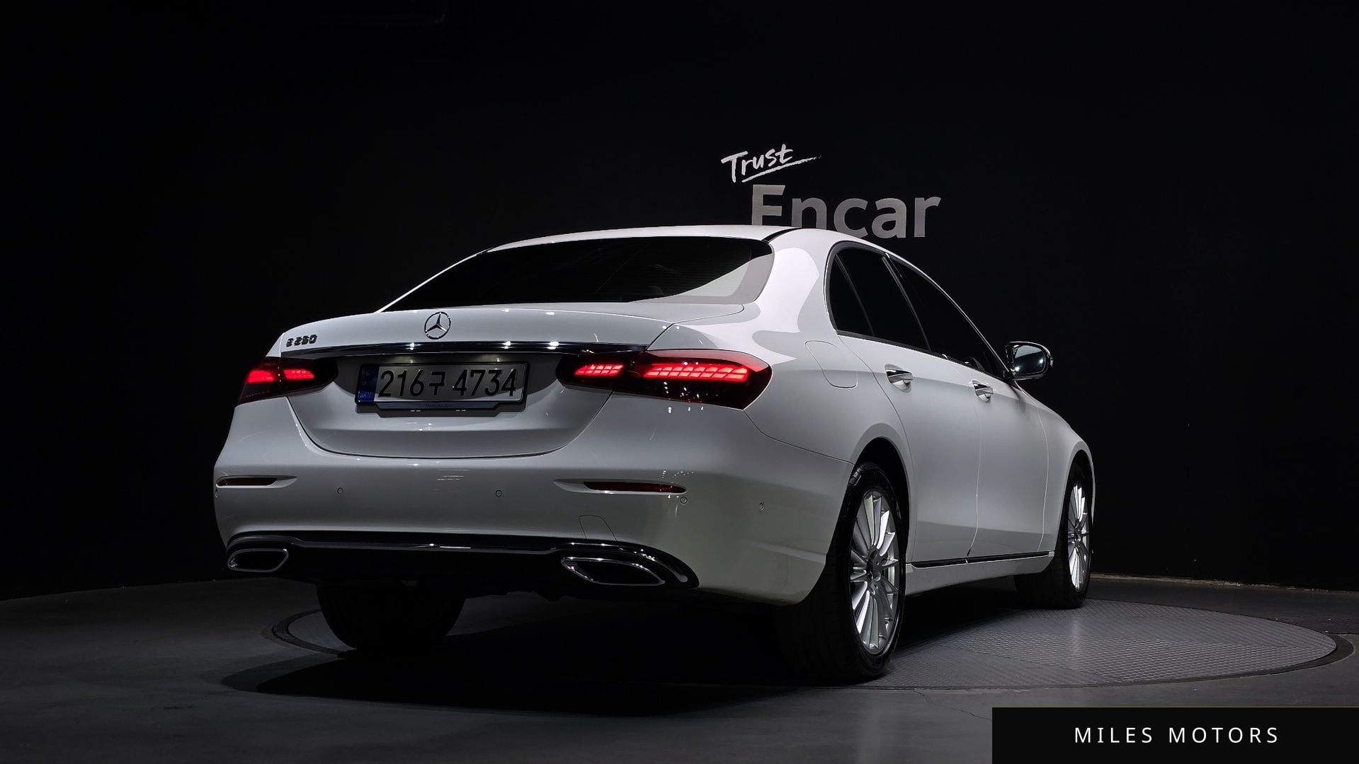 Mercedes-Benz E-Class W213 2023 — миниатюра 2