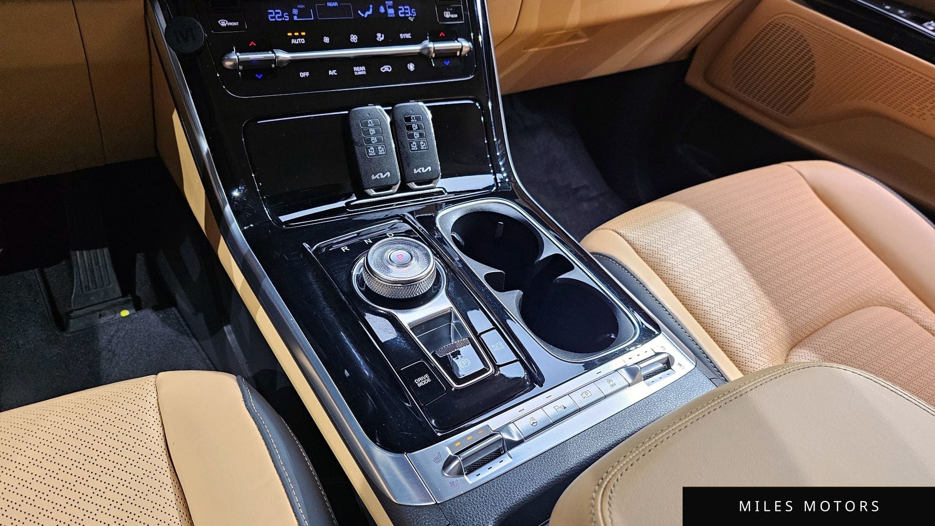 Kia Carnival 2023 — миниатюра 9