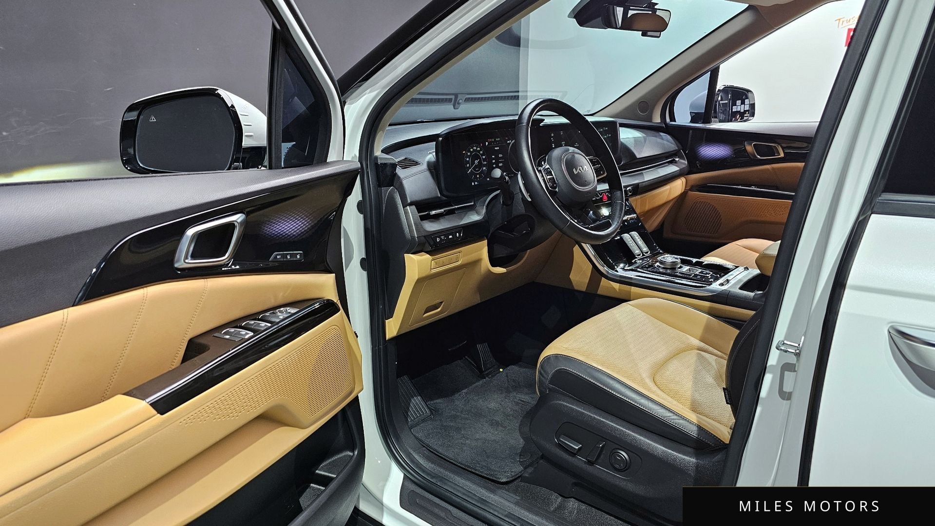 Kia Carnival 2023 — миниатюра 11