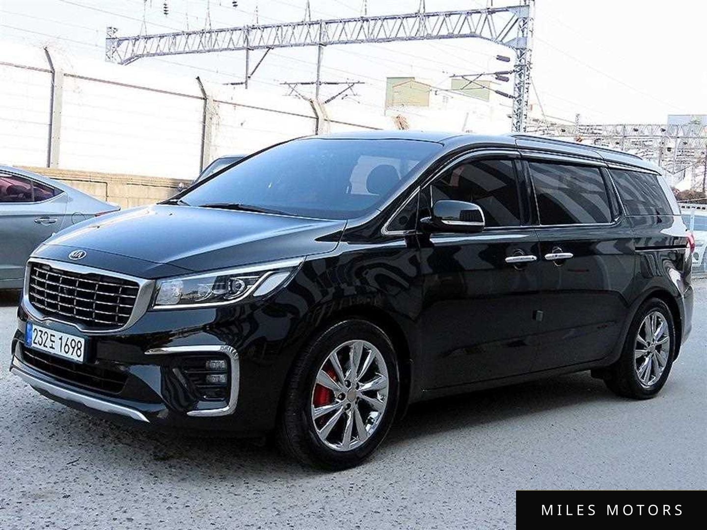 Kia Canival 2019 — фото 1 из 12