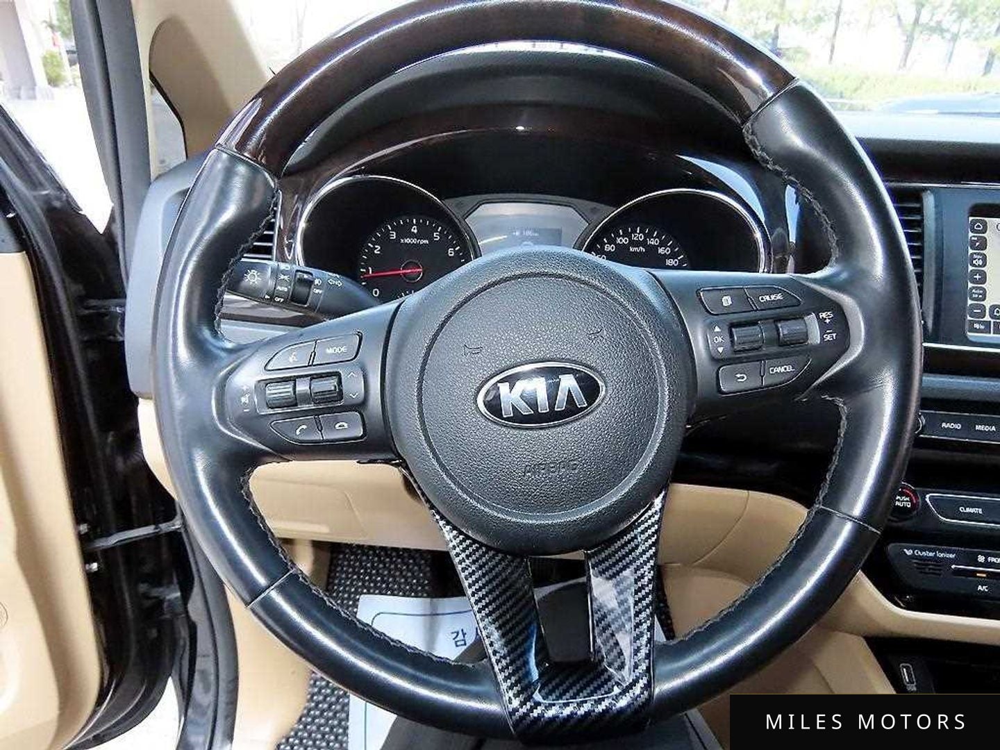 Kia Canival 2019 — миниатюра 8