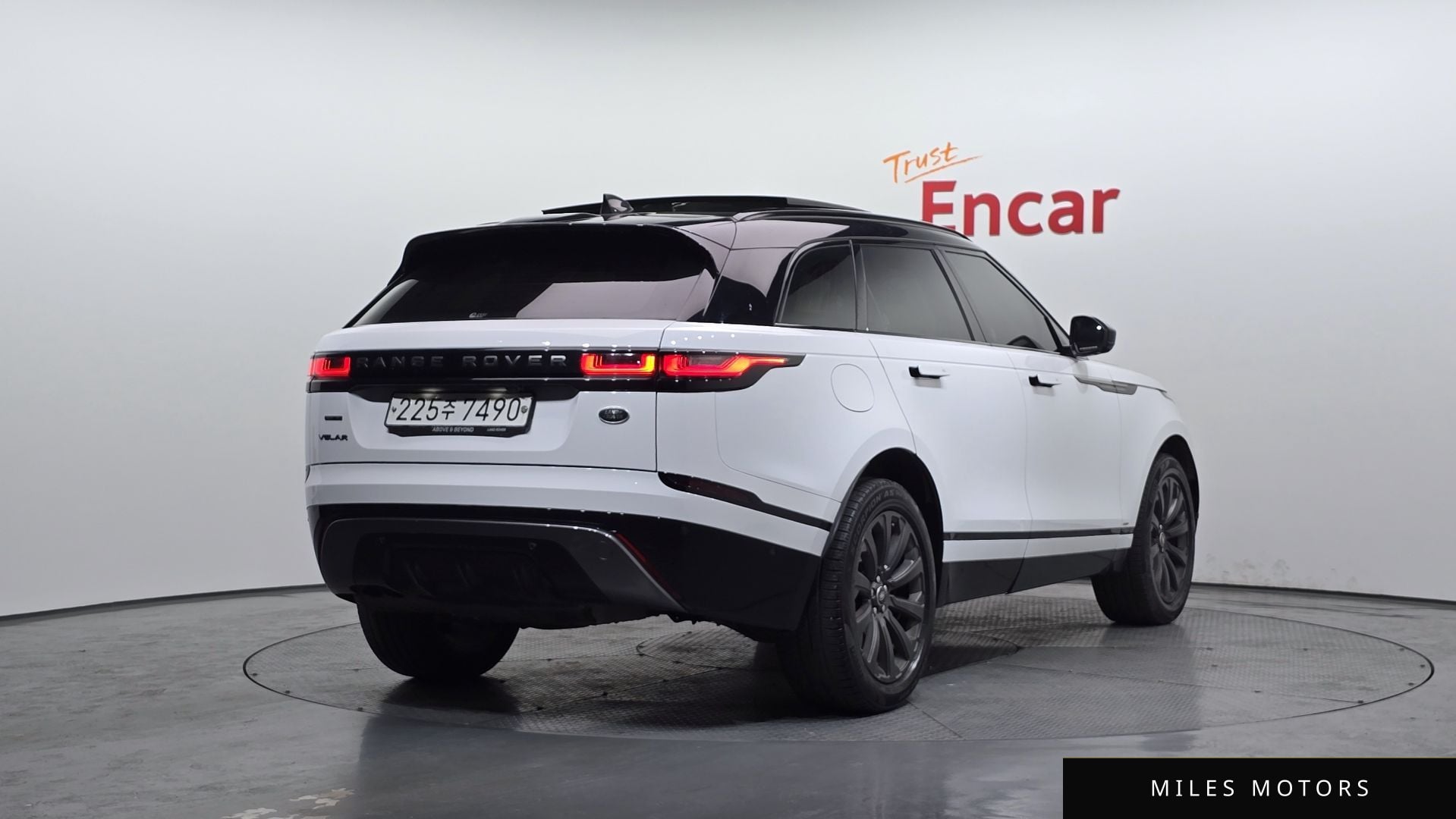 Land Rover Range Rover Velar 2019 — миниатюра 2