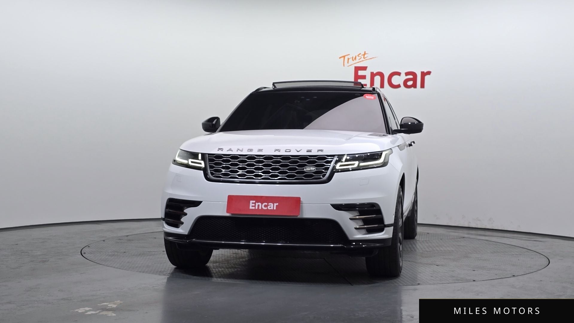 Land Rover Range Rover Velar 2019 — миниатюра 3