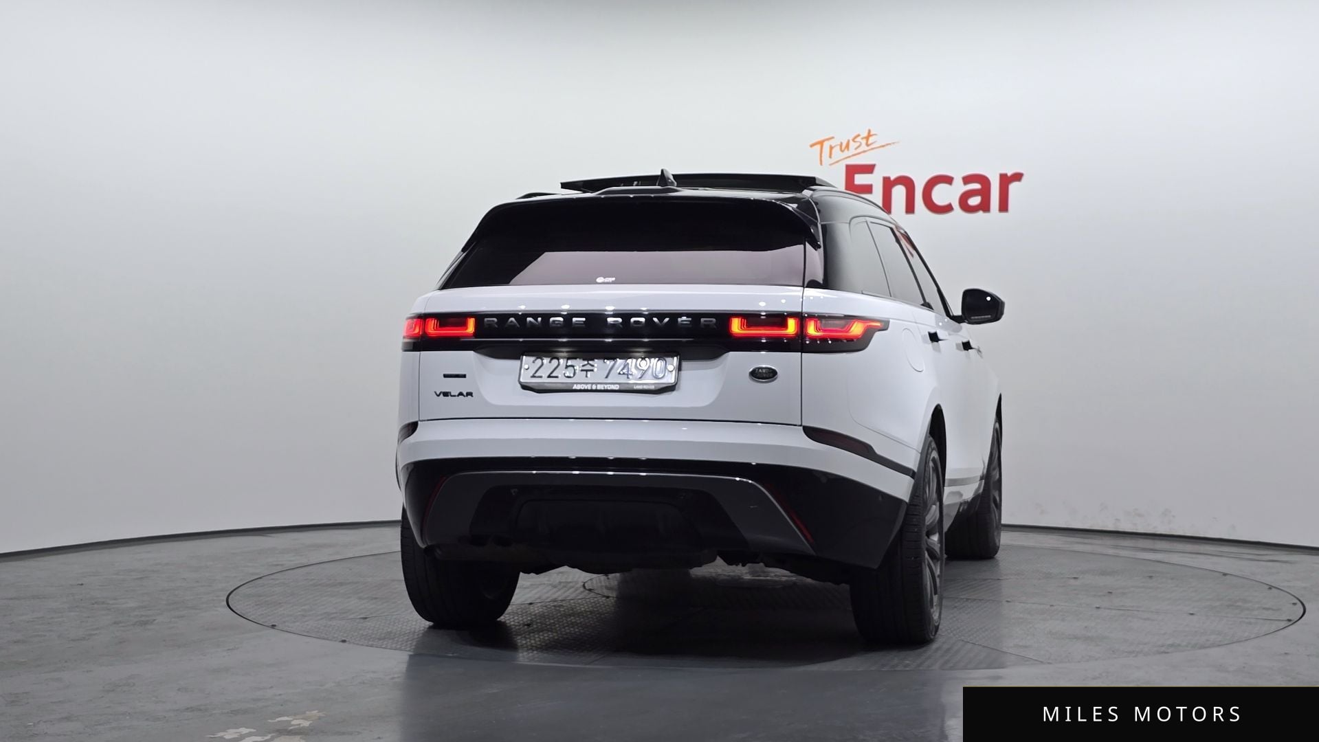 Land Rover Range Rover Velar 2019 — миниатюра 4