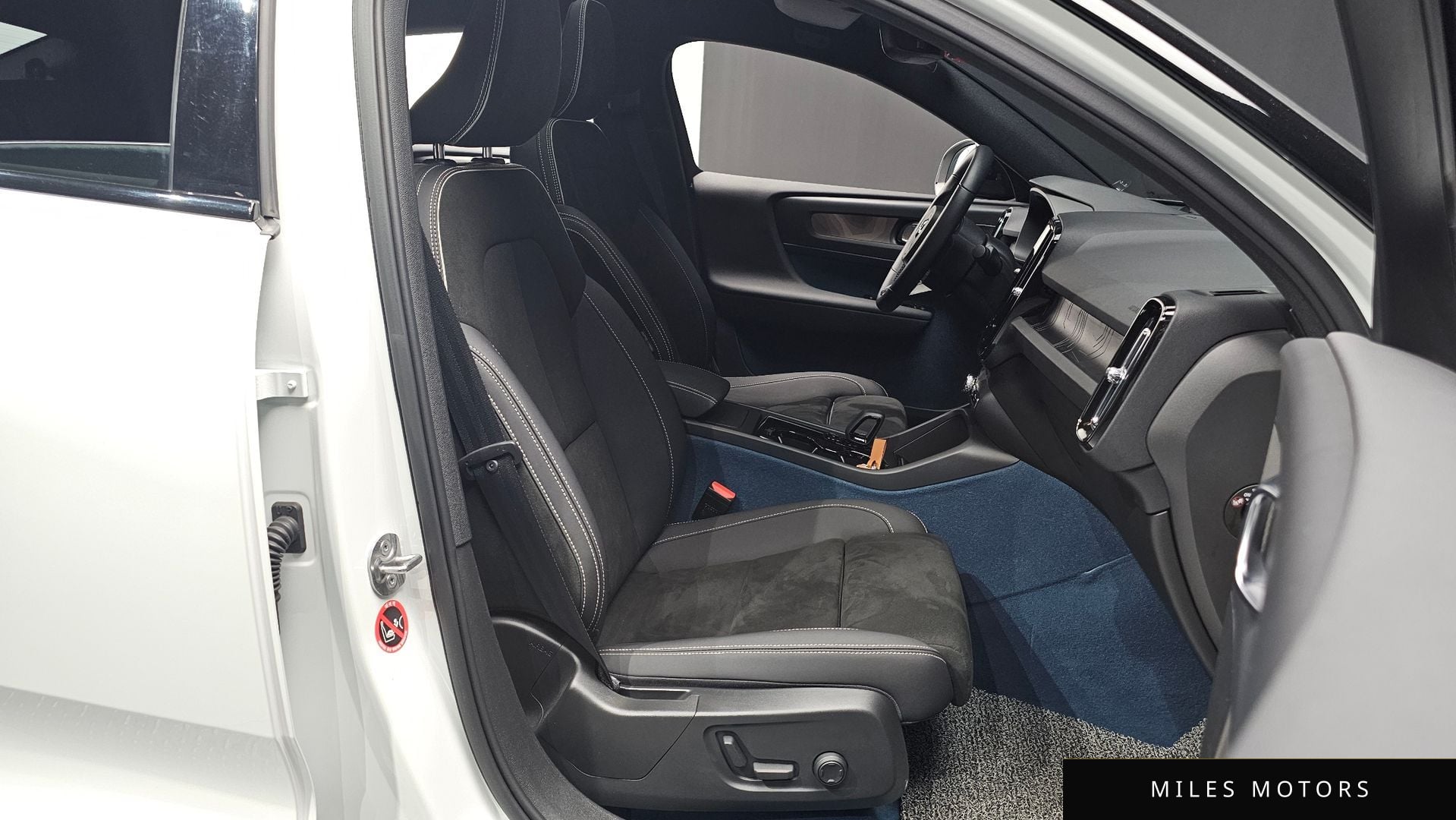 Volvo C40 2022 — миниатюра 10