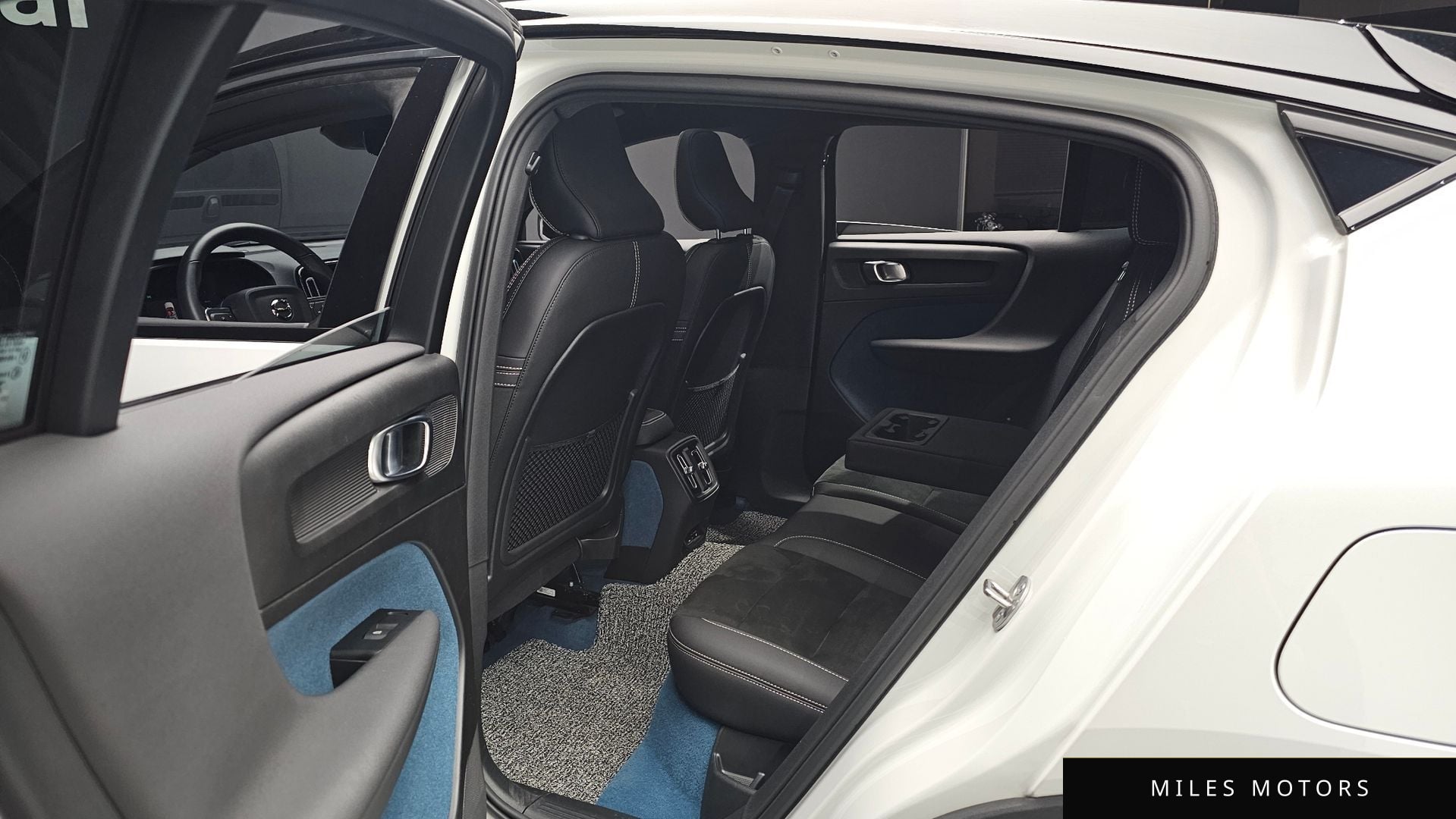 Volvo C40 2022 — миниатюра 12
