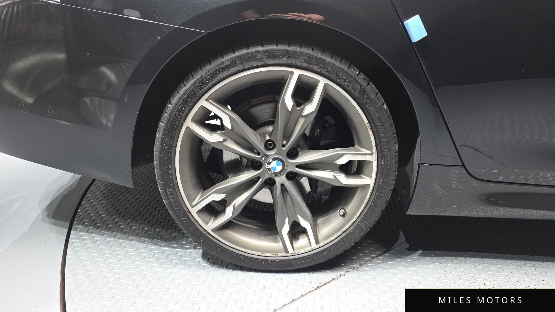 BMW 5 Series (G30) 2017 — миниатюра 5