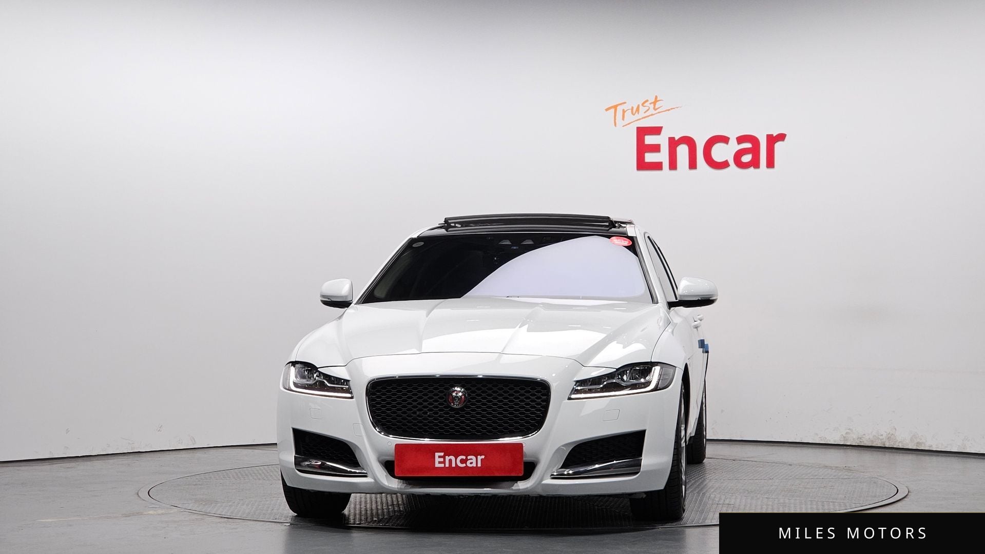 Jaguar XF (X260) 2018 — миниатюра 3