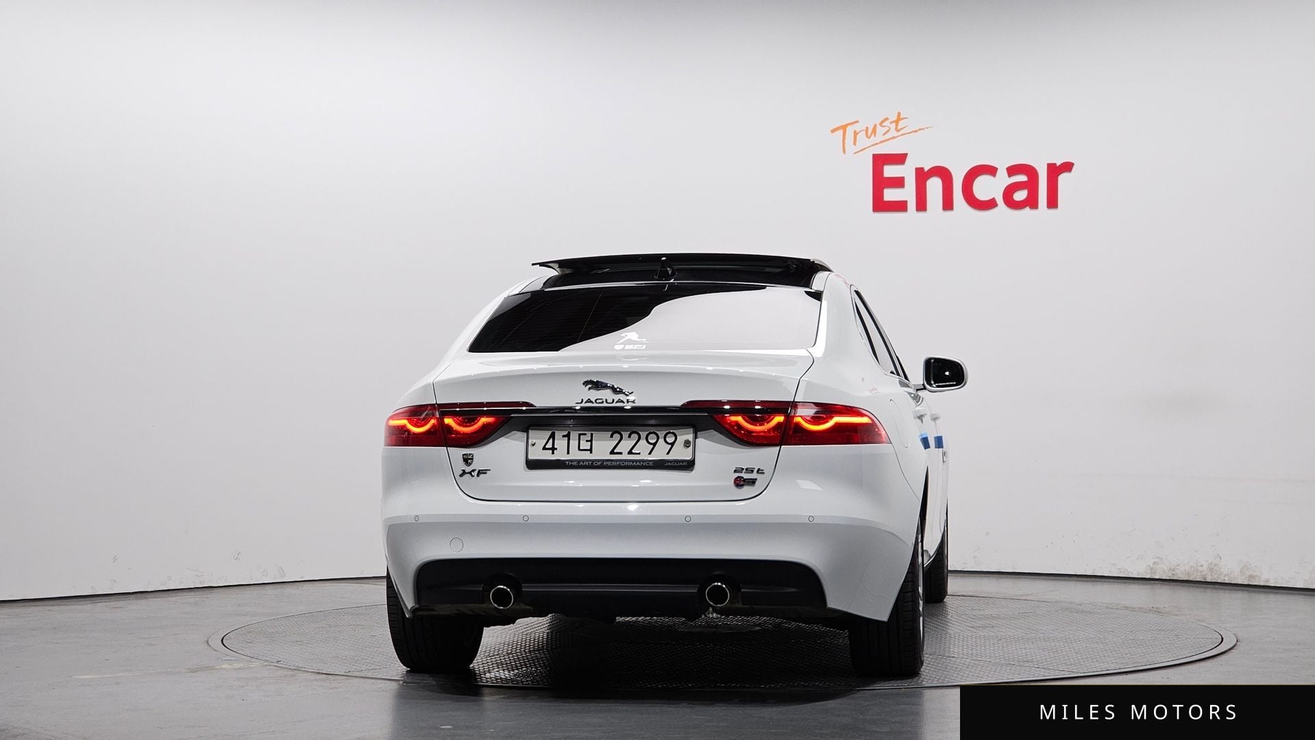 Jaguar XF (X260) 2018 — миниатюра 4