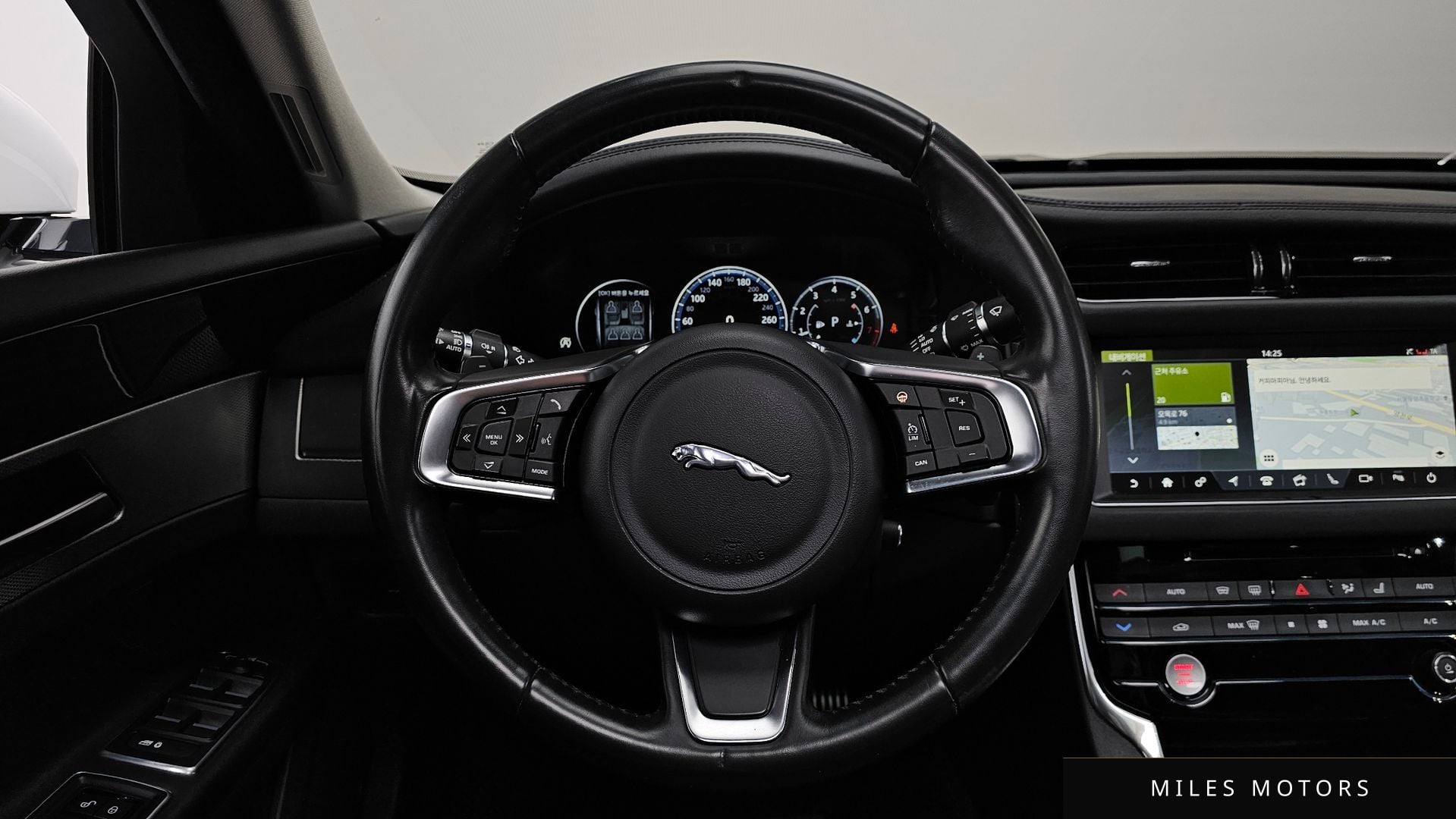 Jaguar XF (X260) 2018 — миниатюра 13