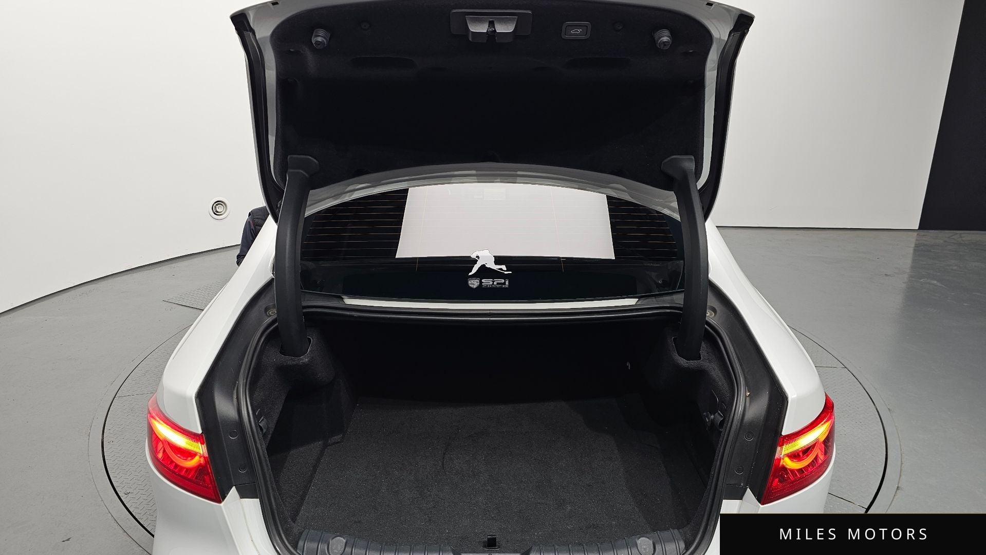 Jaguar XF (X260) 2018 — миниатюра 20