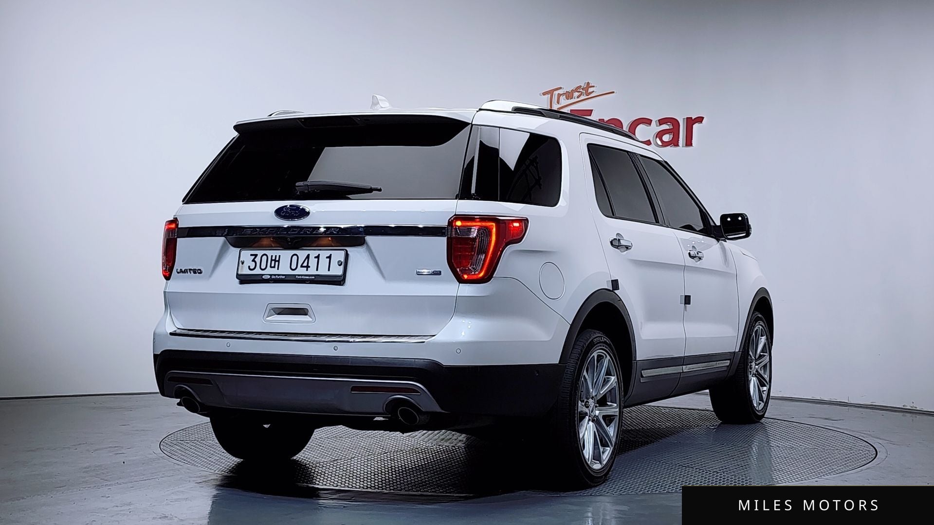 Ford Explorer 2017 — миниатюра 2