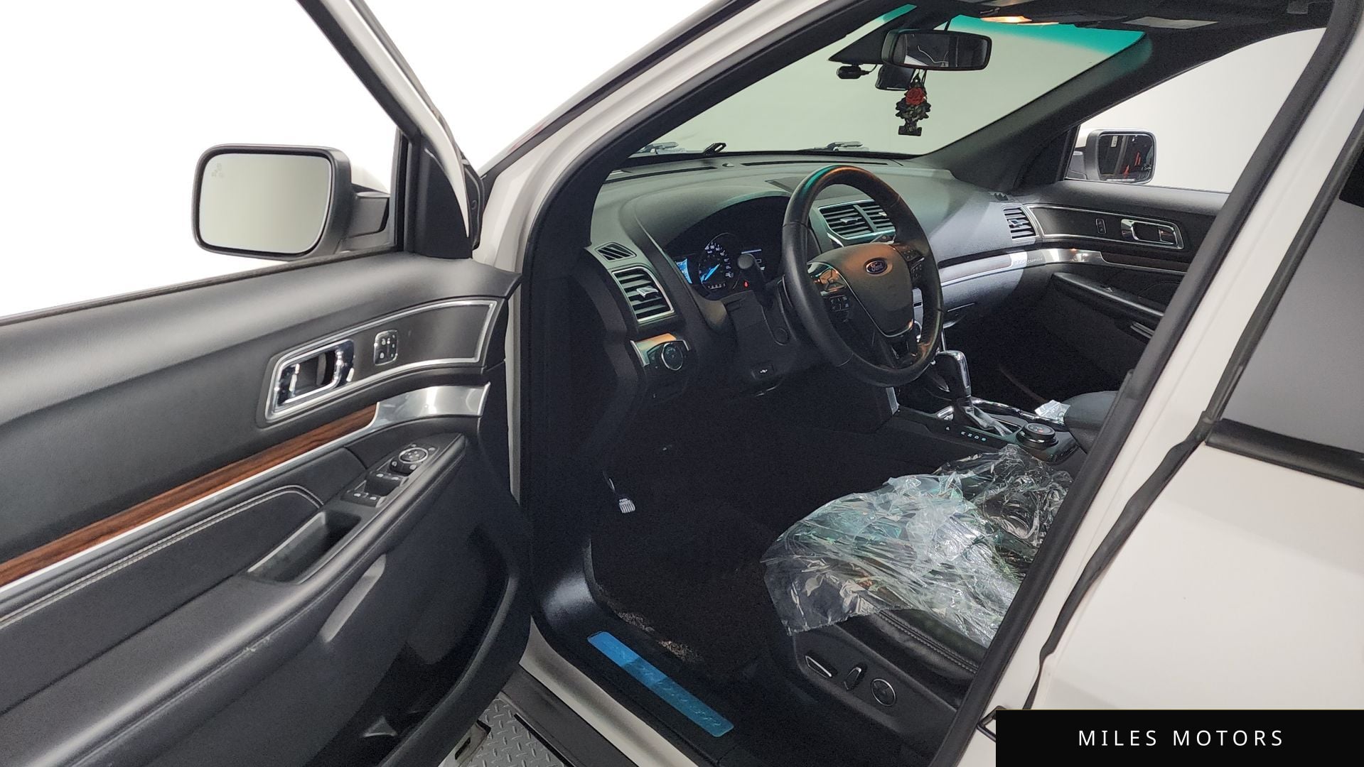 Ford Explorer 2017 — миниатюра 10