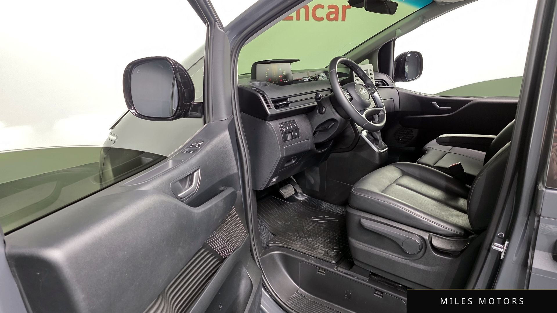 Hyundai Staria 2025 — миниатюра 11