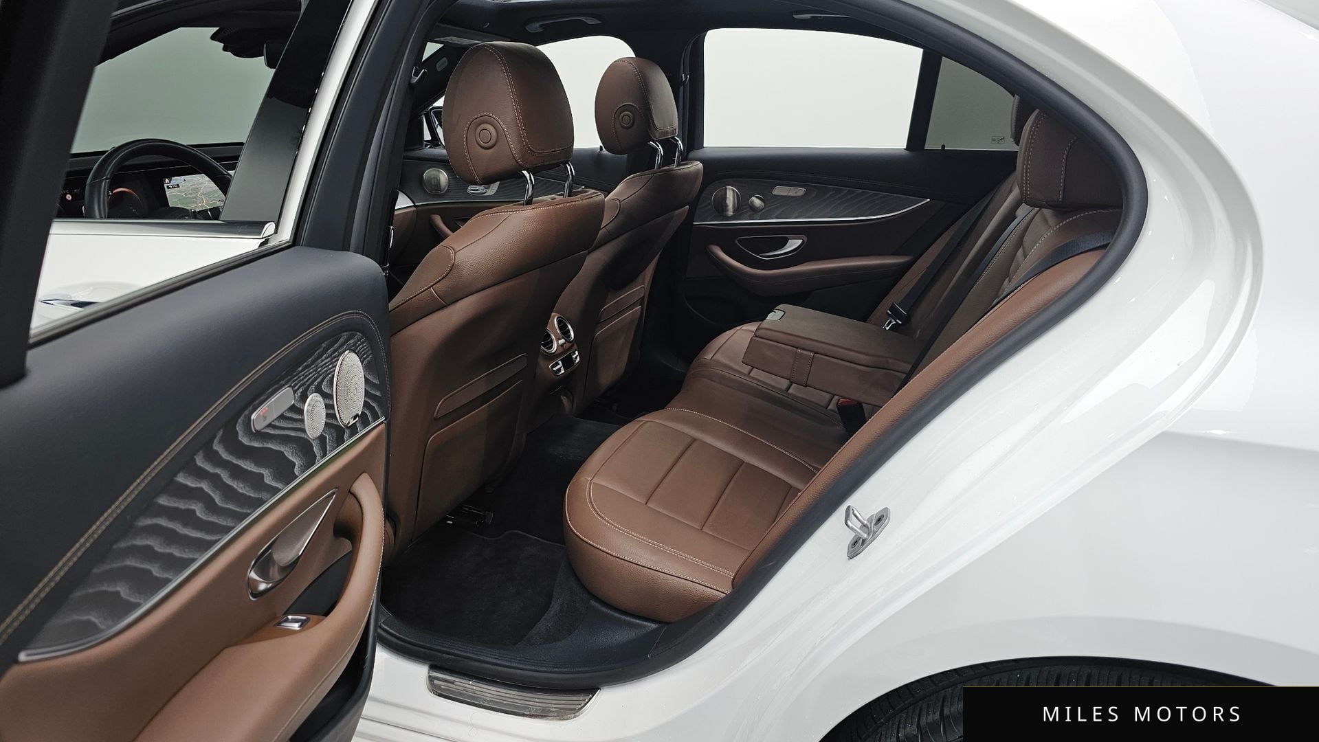 Mercedes-Benz E-Class W213 2022 — миниатюра 11