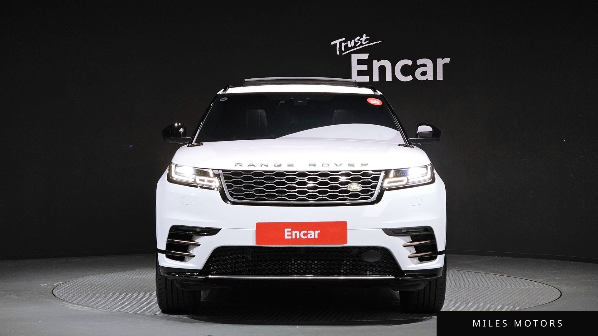 Land Rover Range Rover Velar 2019 — миниатюра 3