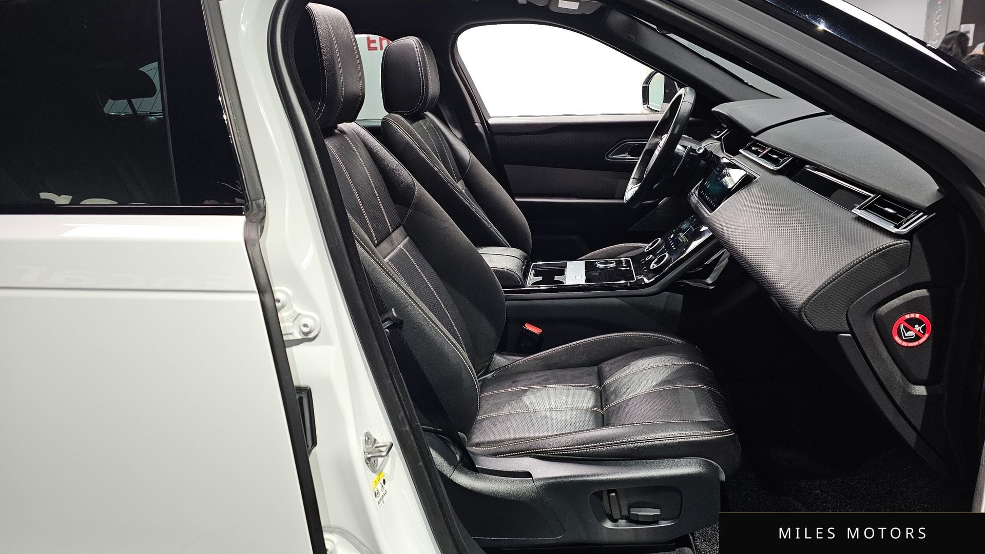 Land Rover Range Rover Velar 2019 — миниатюра 10