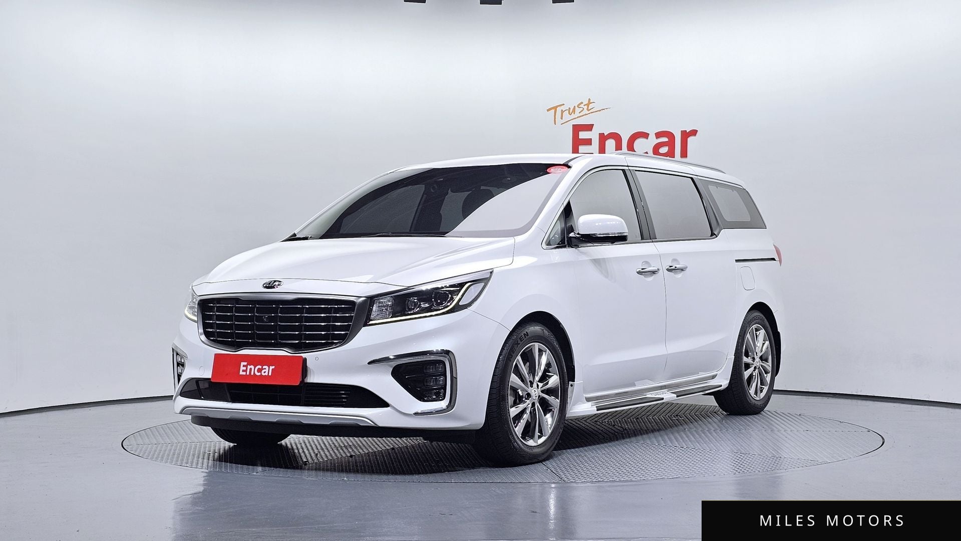 Kia Canival 2019 — фото 1 из 12