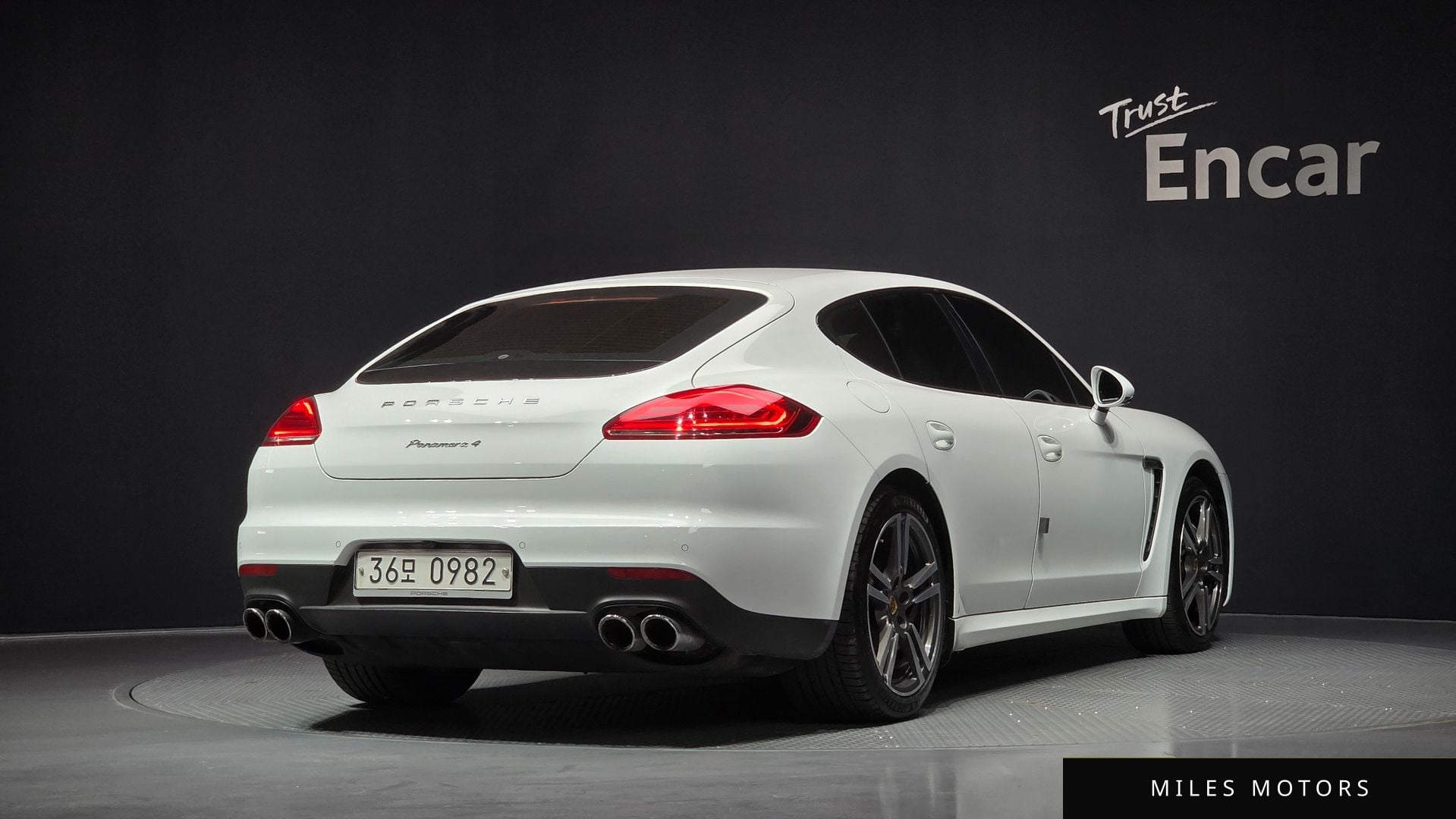 Porsche Panamera 2016 — миниатюра 2