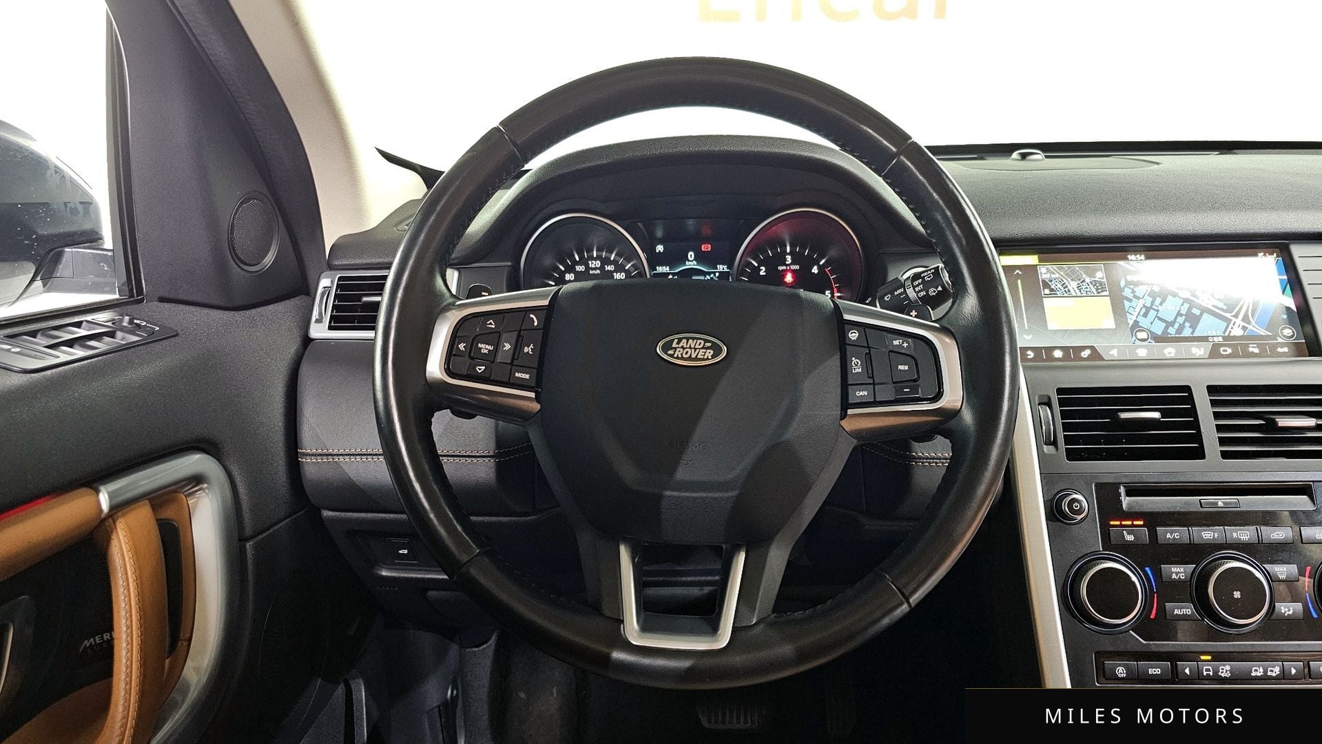 Land Rover Discovery Sport 2018 — миниатюра 13