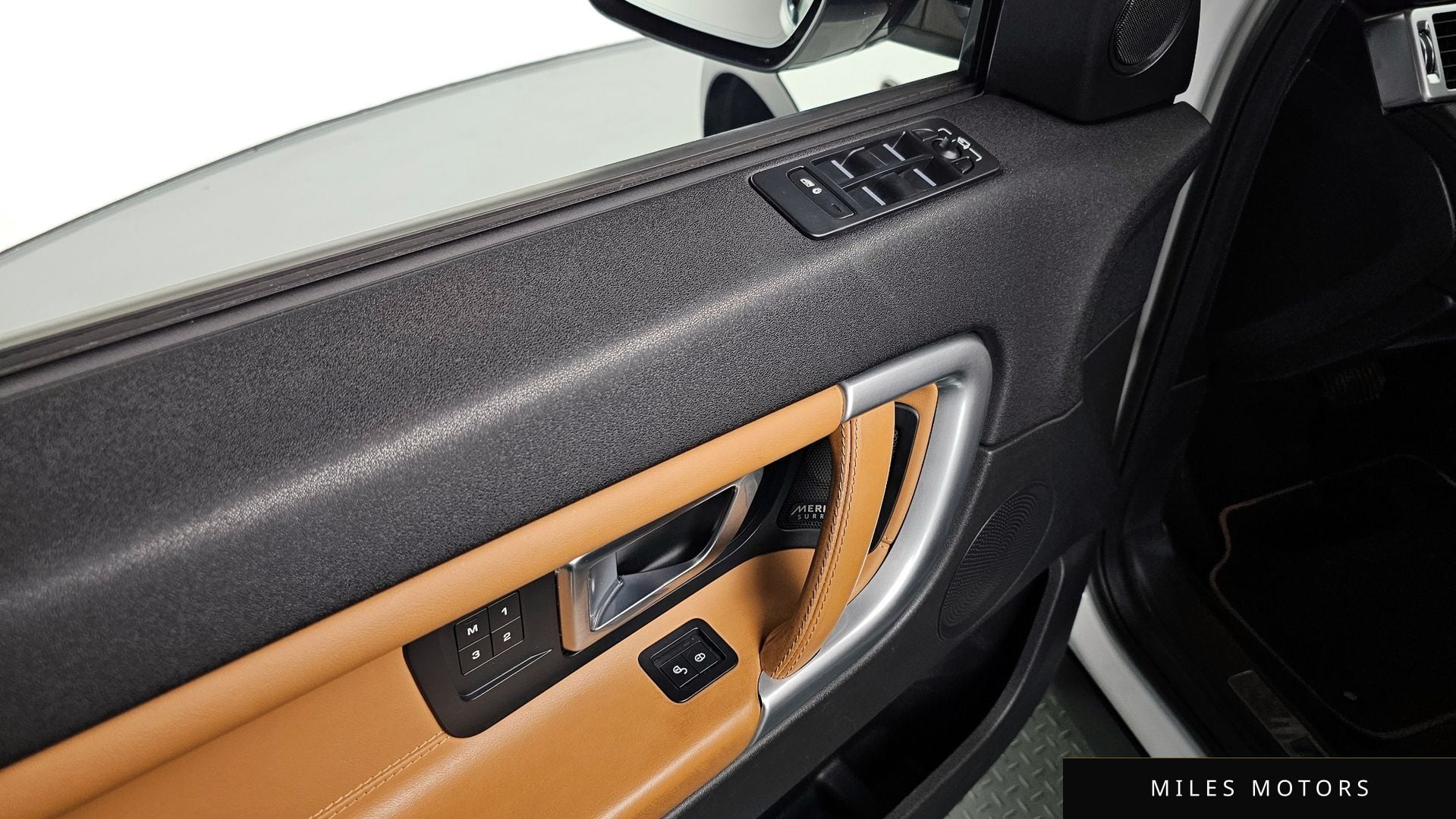 Land Rover Discovery Sport 2018 — миниатюра 17