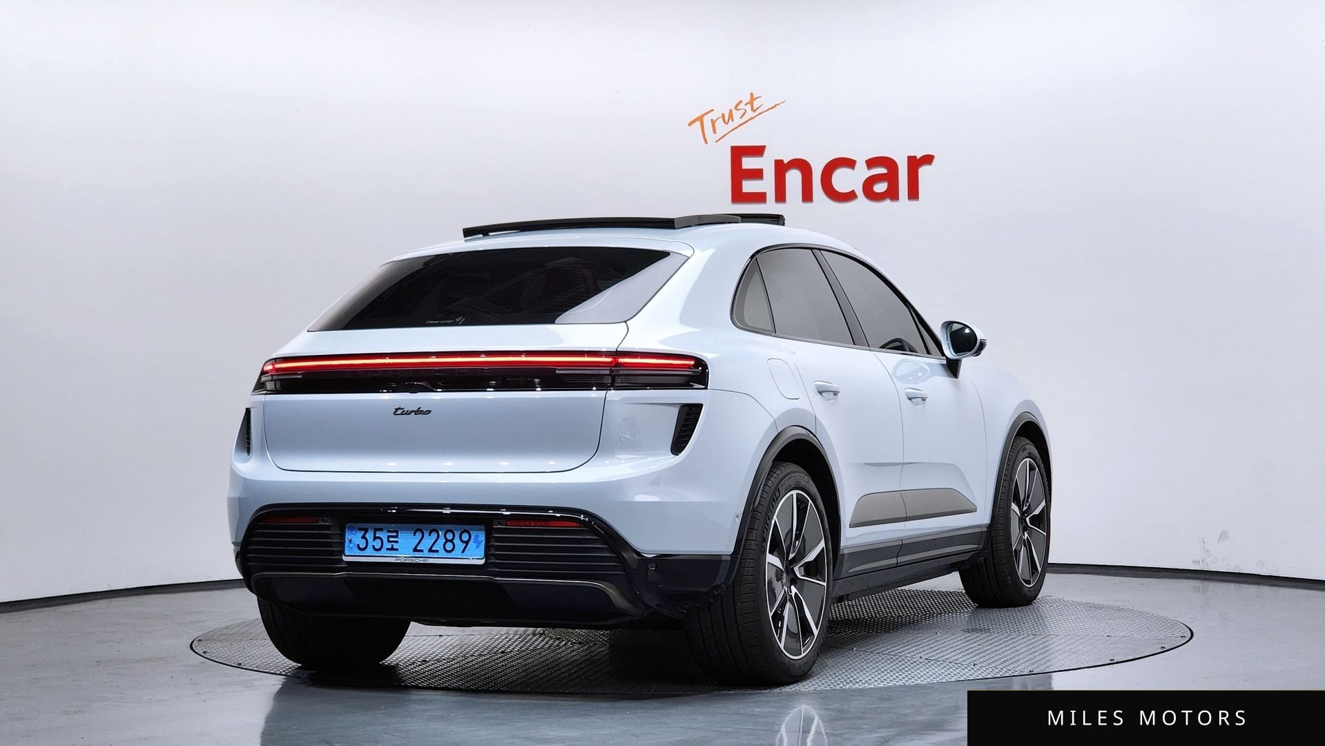 Porsche Macan 2025 — миниатюра 2