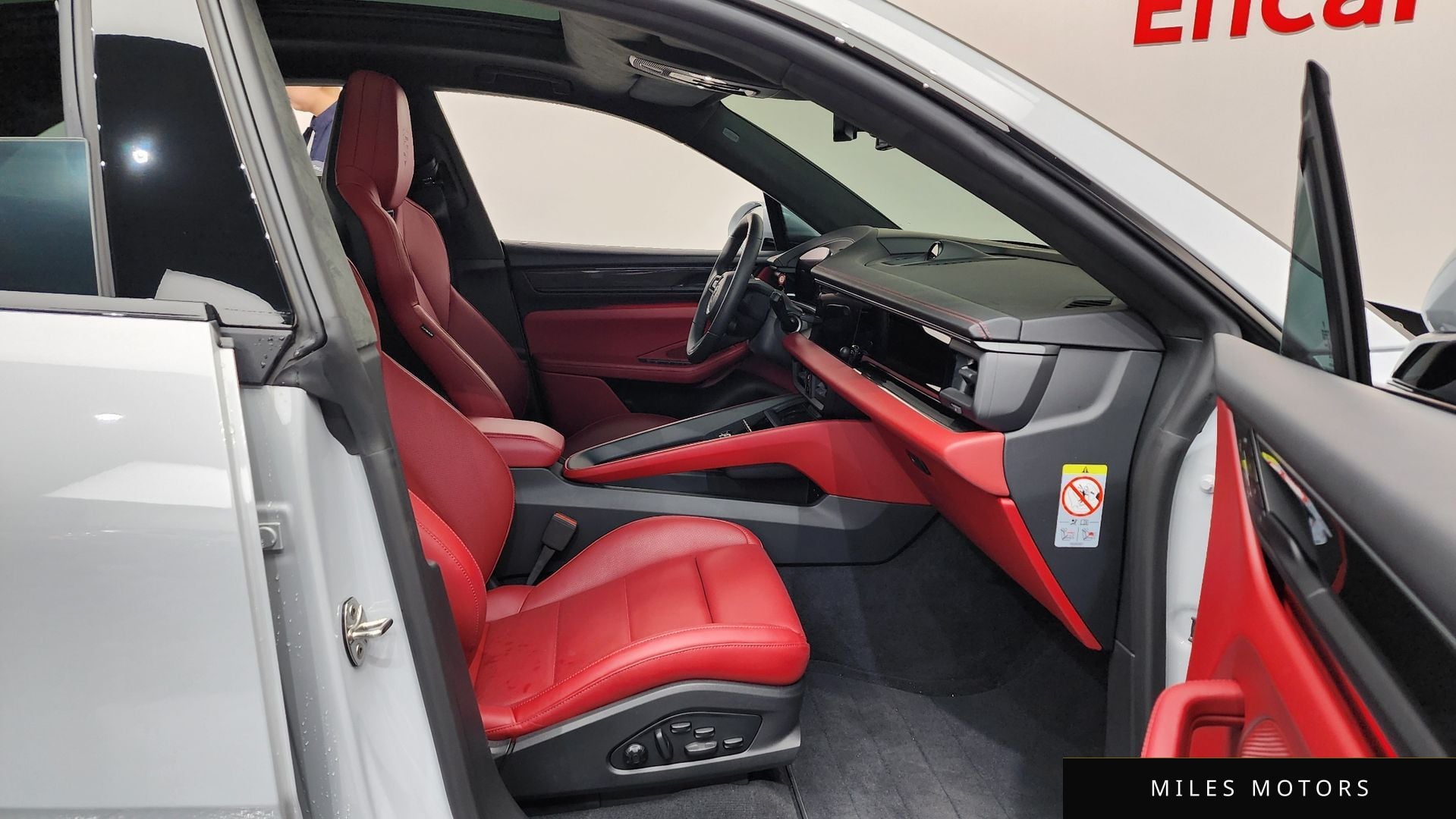 Porsche Macan 2025 — миниатюра 11