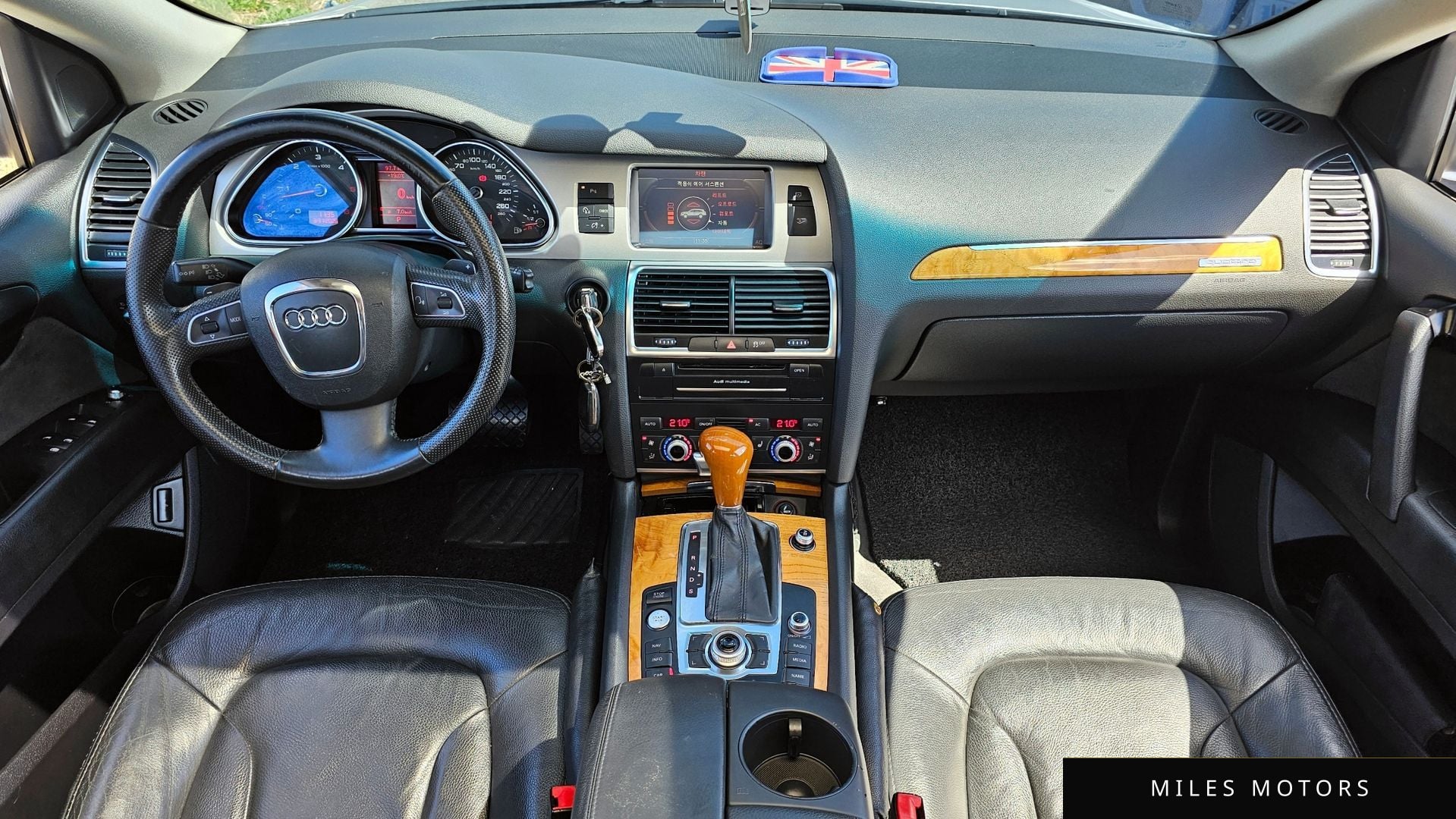 Audi Q7 2011 — миниатюра 7