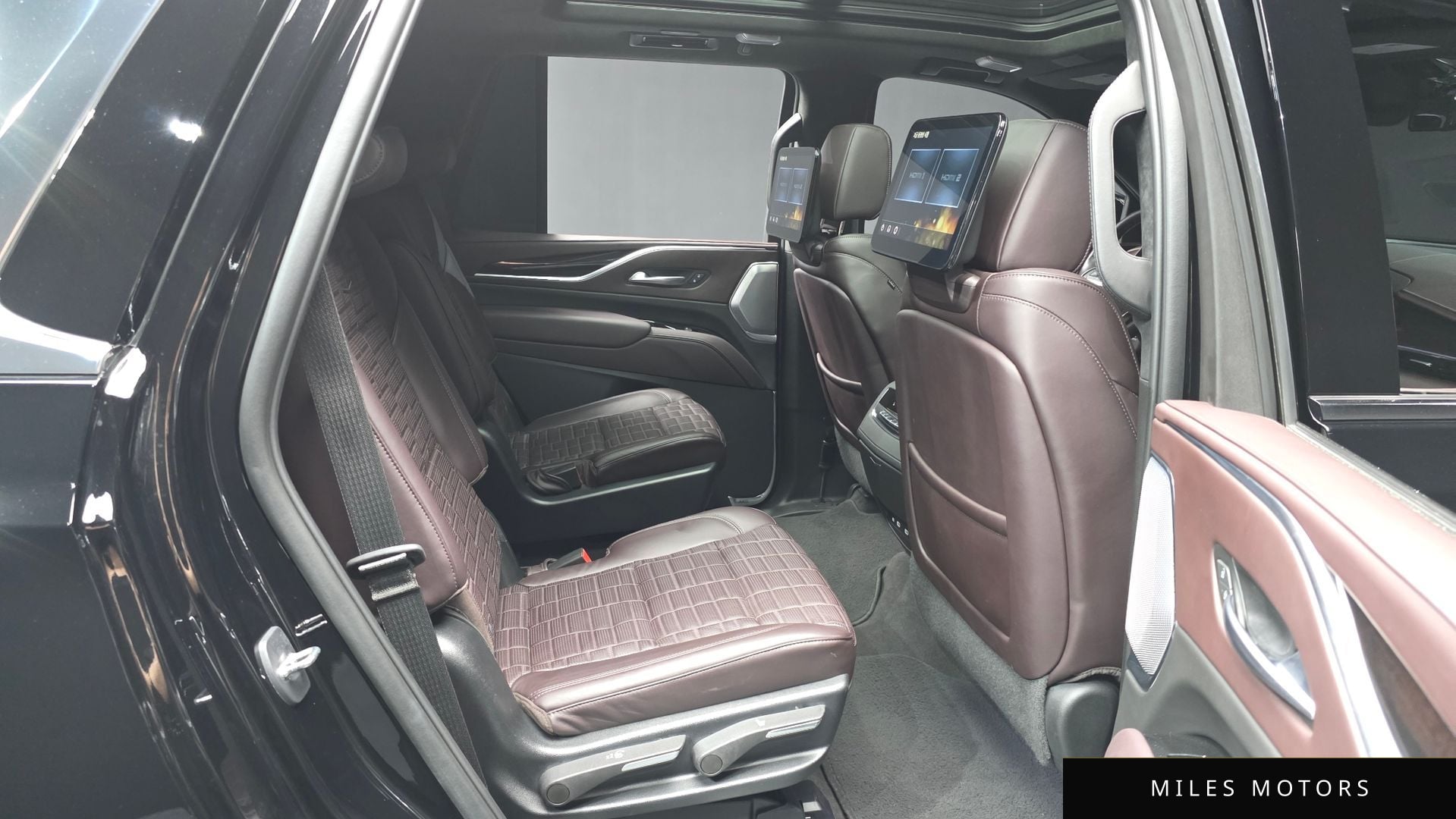 Cadillac 에스컬레이드 2023 — миниатюра 12