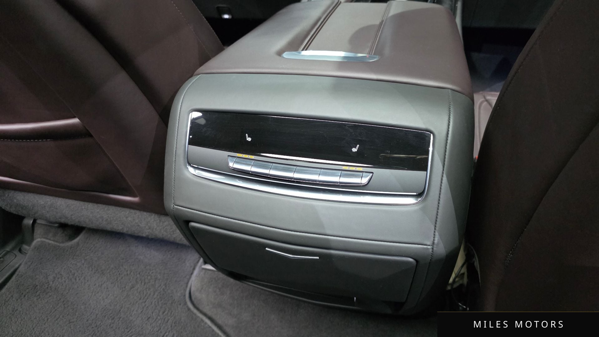 Cadillac 에스컬레이드 2023 — миниатюра 18
