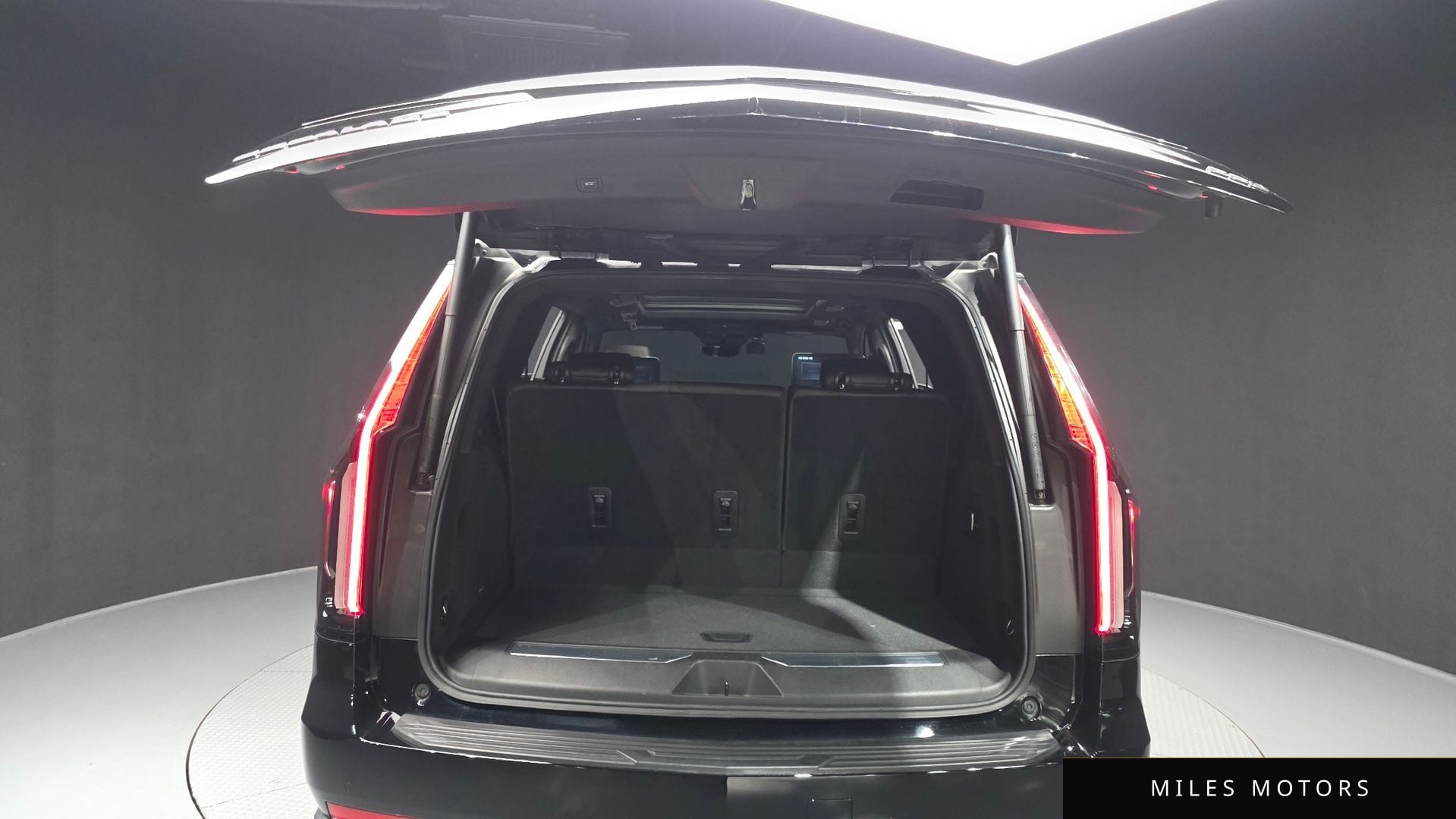 Cadillac 에스컬레이드 2023 — миниатюра 20
